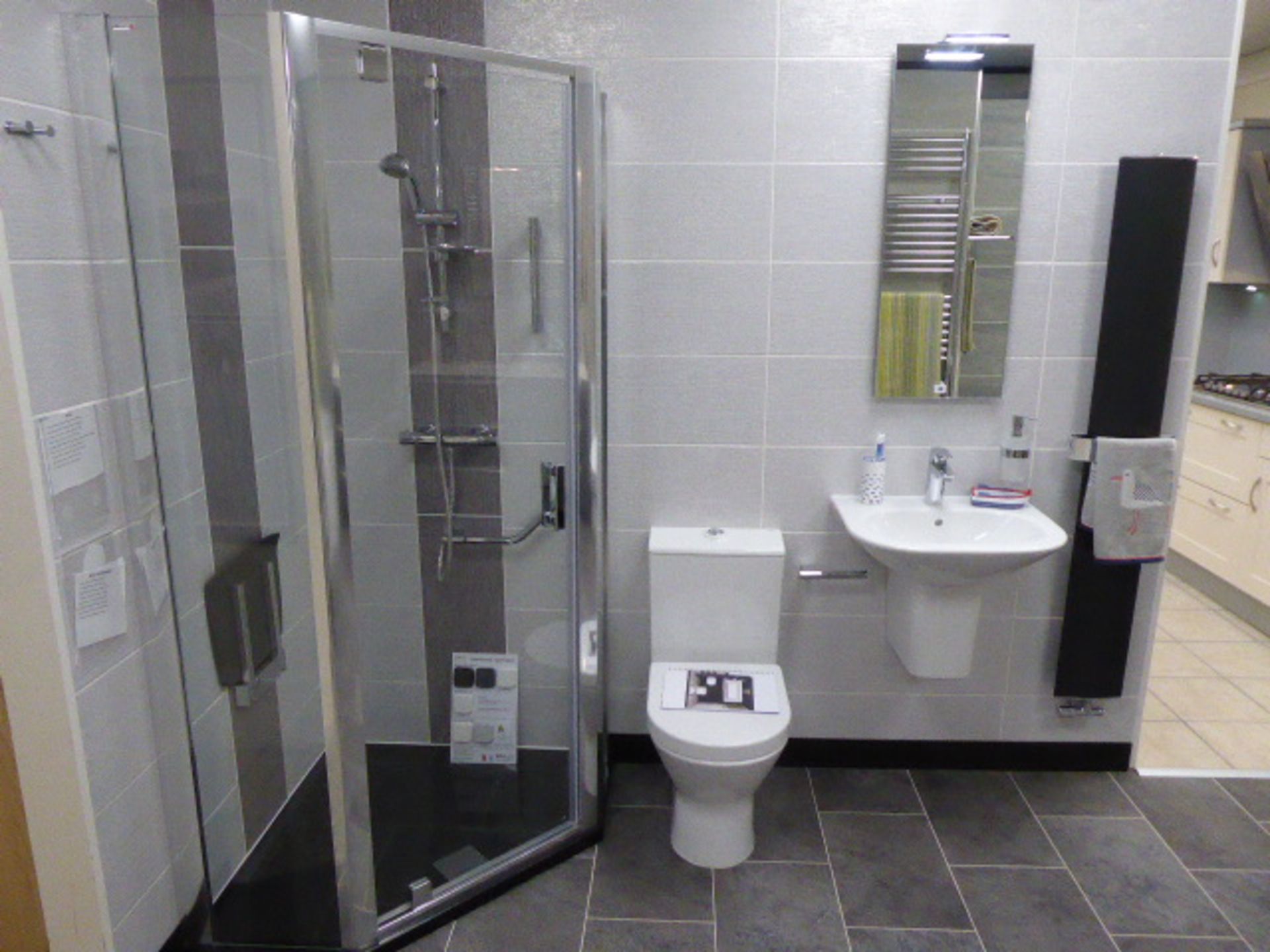 Roca Nexo shower suite including: low level Neo tray, 90cm quadrant; Roman Embrace pivot door; - Image 2 of 5