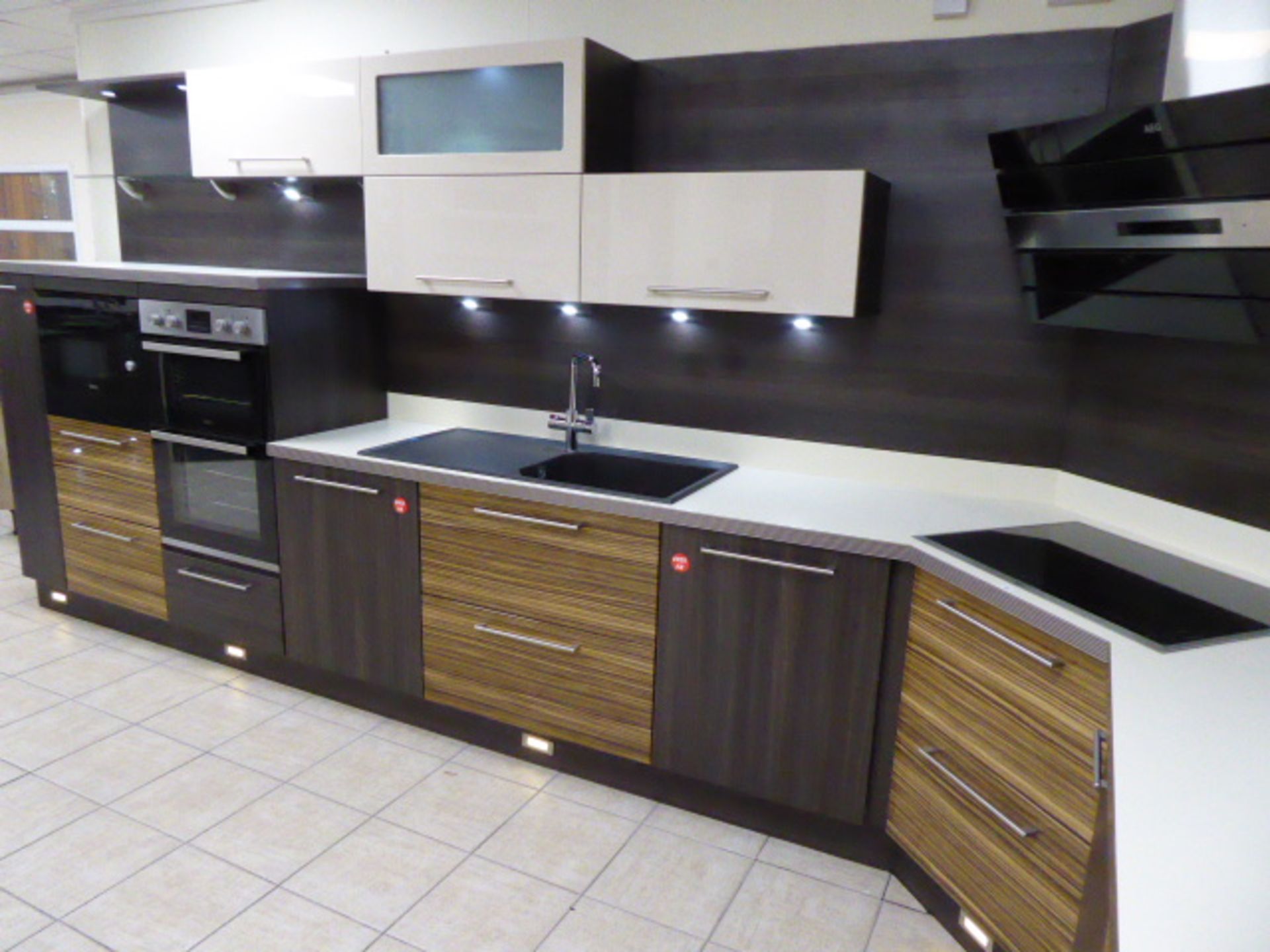 Large Alto gloss mushroom, gloss cappuccino, gloss Sibrano and Sienna kitchen with off white - Image 6 of 24