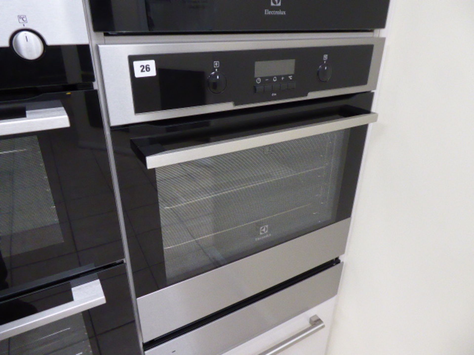 Electrolux EOC5651CAX pyrolytic oven (Located at the Lincoln saleroom)