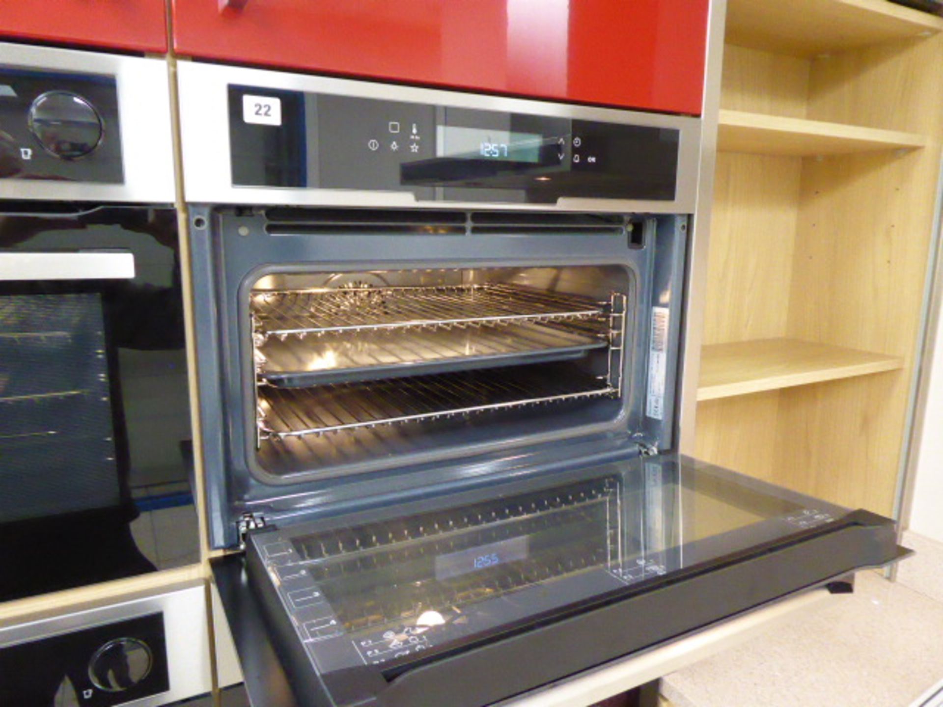 Electrolux EVY5741AAX oven (demonstrator) (Located at the Lincoln saleroom) - Image 2 of 3