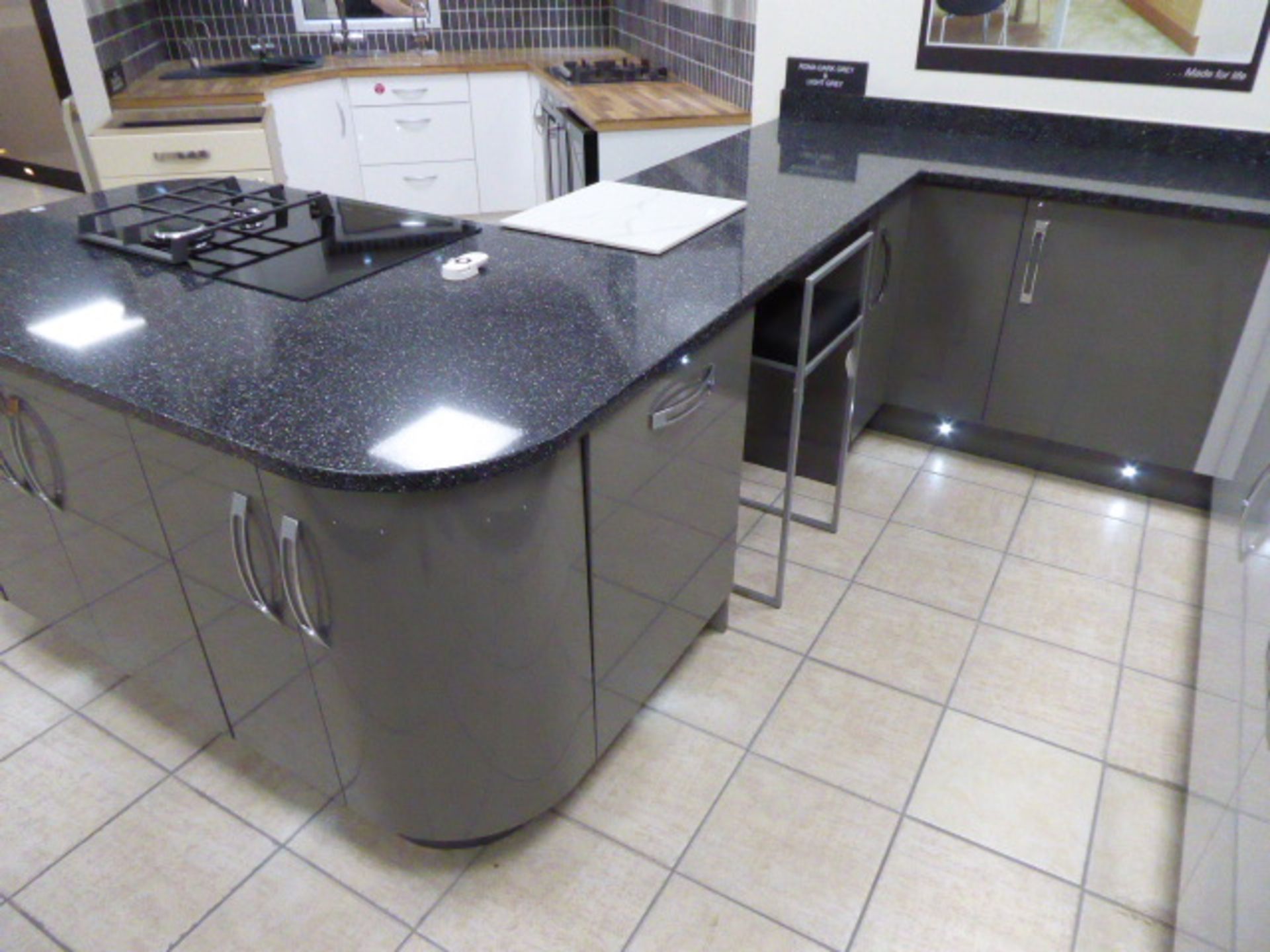 Large Roma dark grey and light grey kitchen with quartz worktops in an L-shape with a breakfast - Image 11 of 33