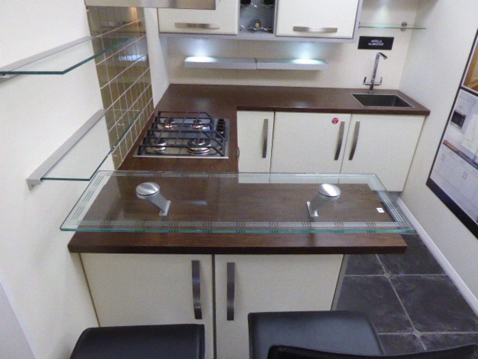 Nigella alabaster kitchen with bamboo effect laminate worktops. The work surface max measurement - Image 12 of 18