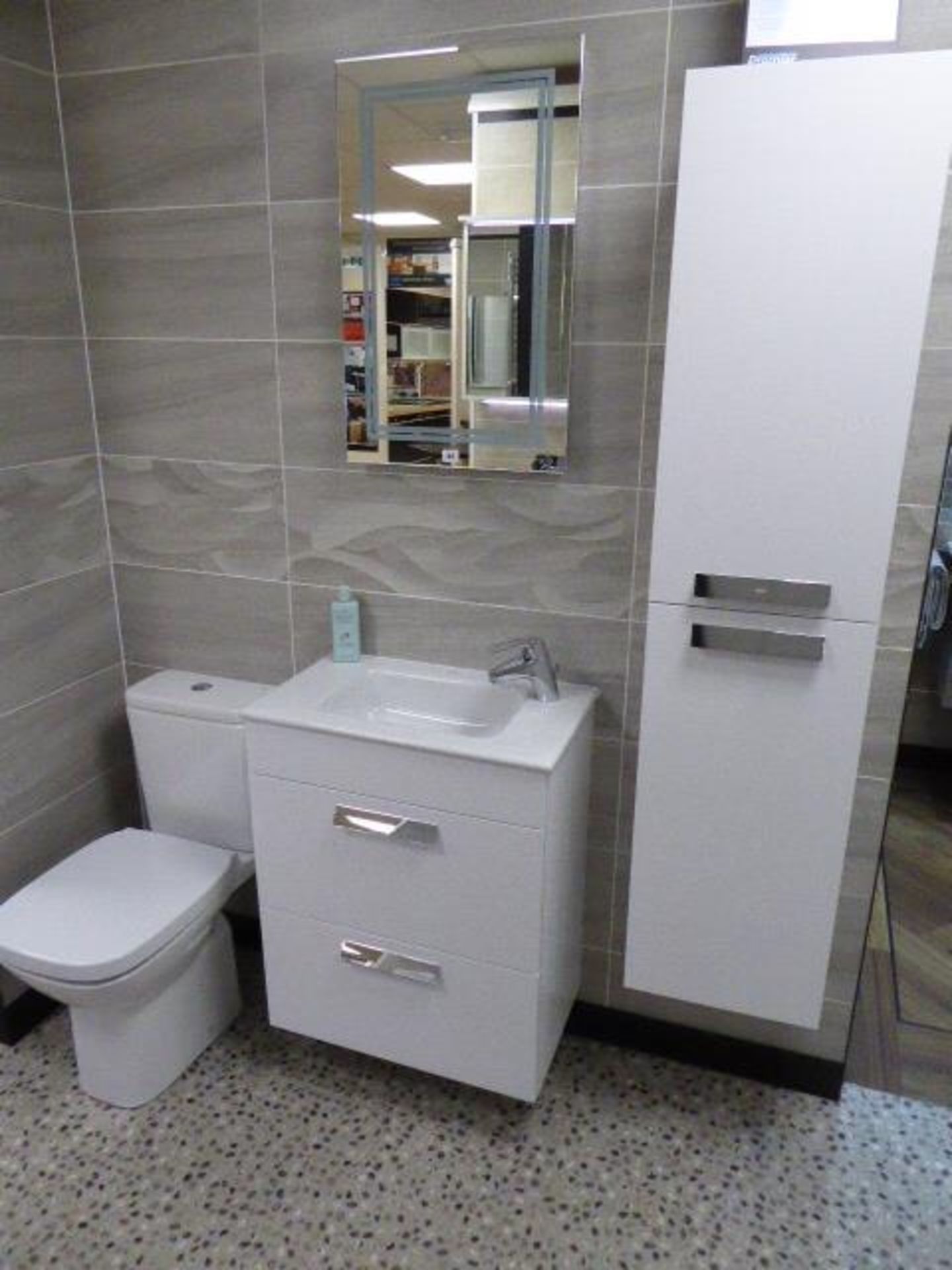 Roca Debba wash closet suite including: compact basin and 2-drawer unit; Monodin basin mixer; toilet - Image 2 of 5