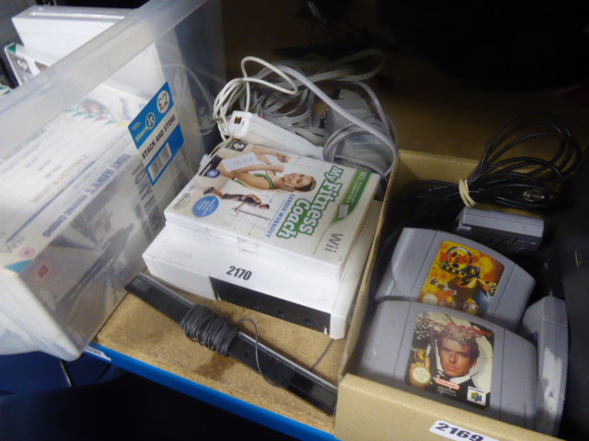 Nintendo Wii console with sensor, controller, power supply and 2 games