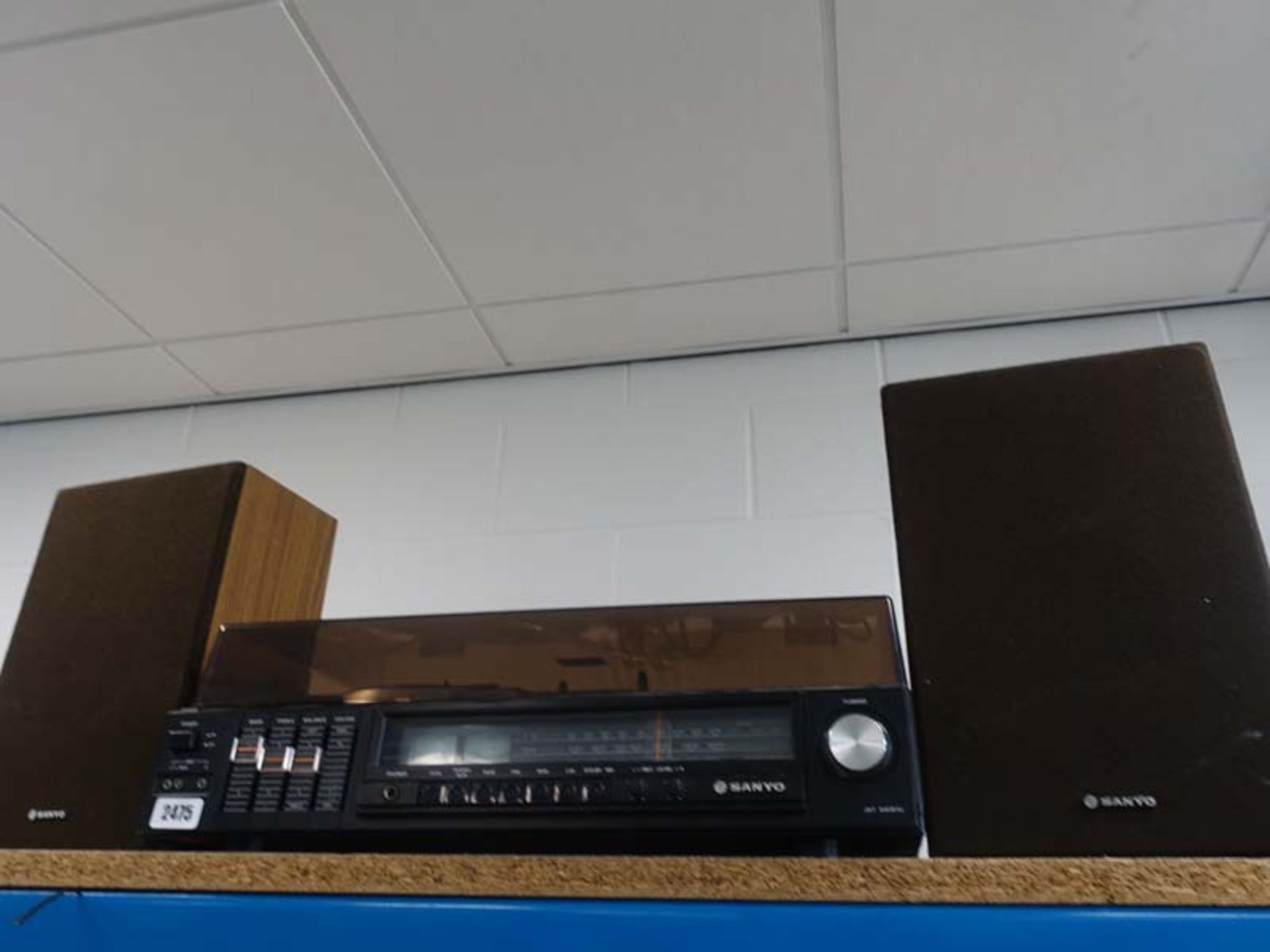 2518 Vintage Sanyo all in one hi-fi system with turn table