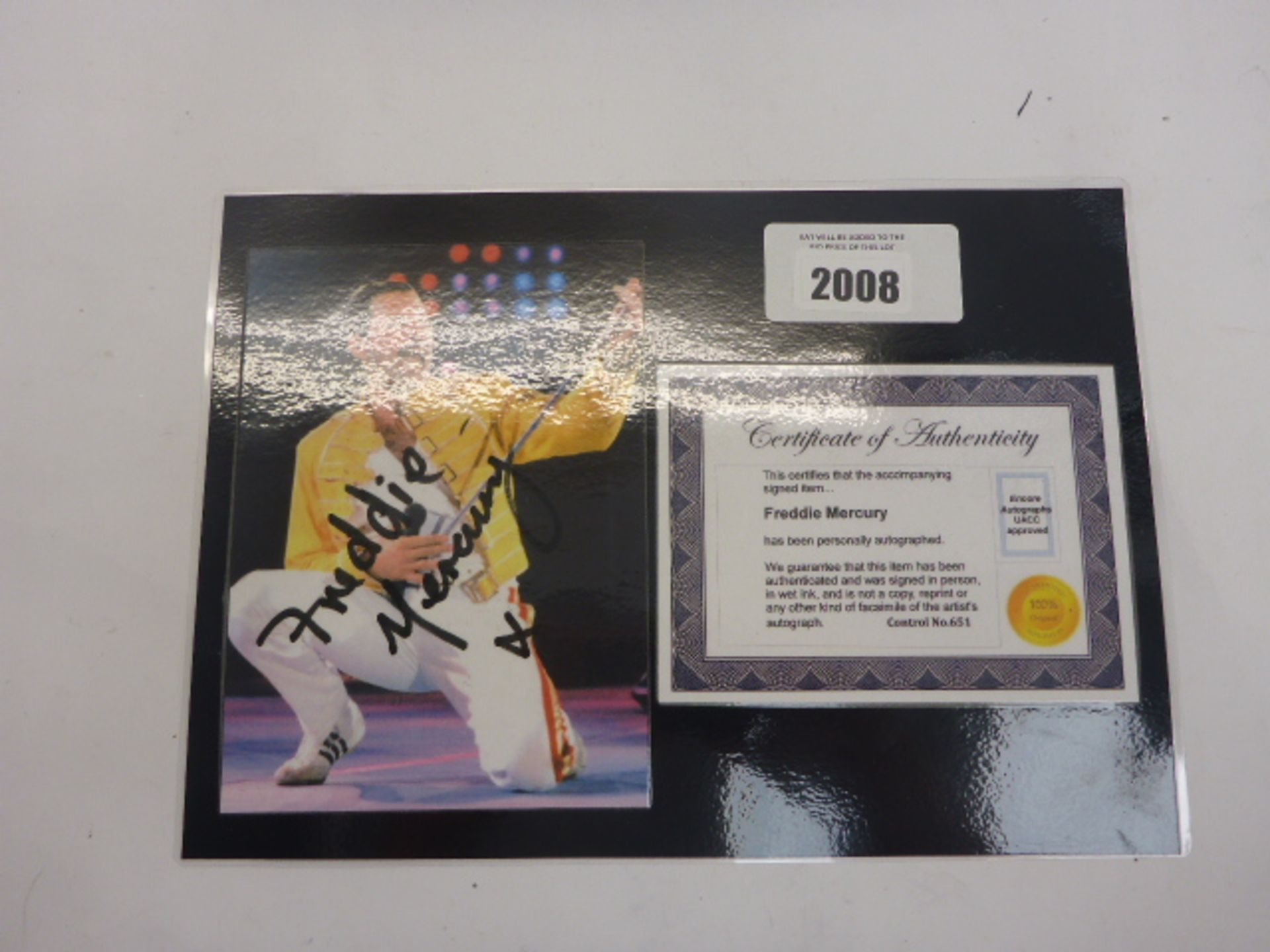 Freddie Mercury photo bearing signature (*UNVERIFIED*)