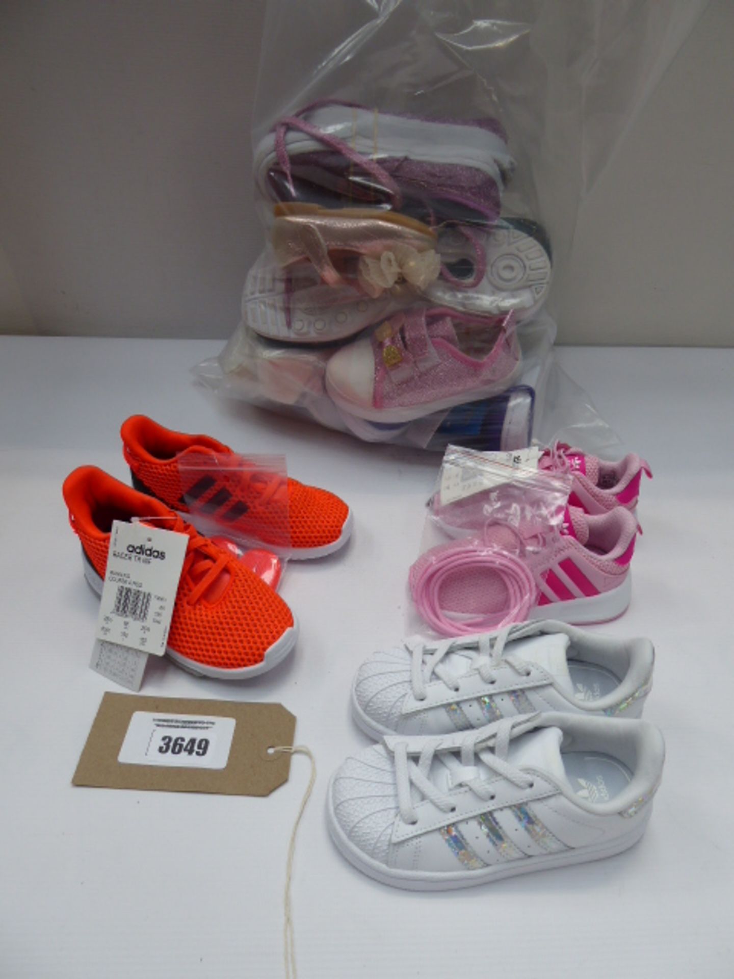 Bag Containing Children's Shoes and Trainers in Various Sizes (Some Used)