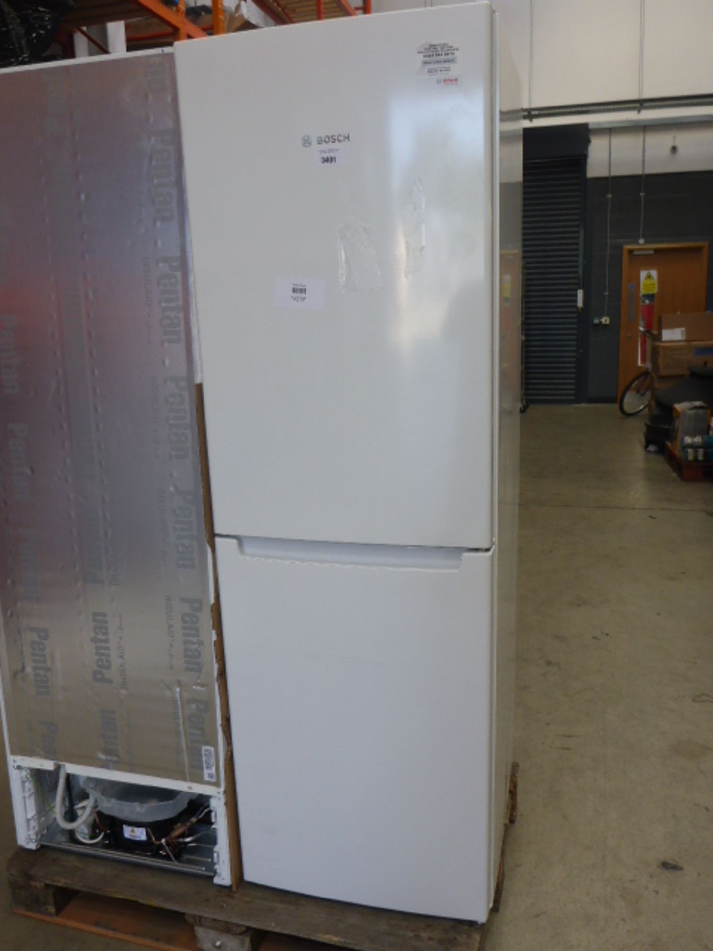 KGN34NW3AGB Bosch Free-standing fridge-freezer