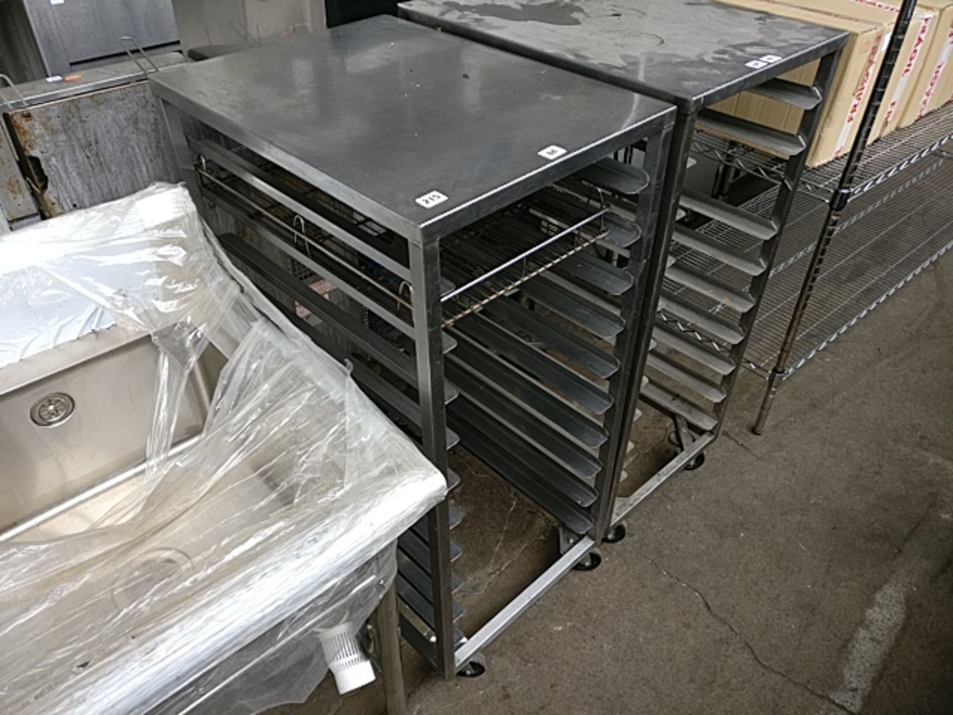 (215) 48cm wide bakers trolley, no trays