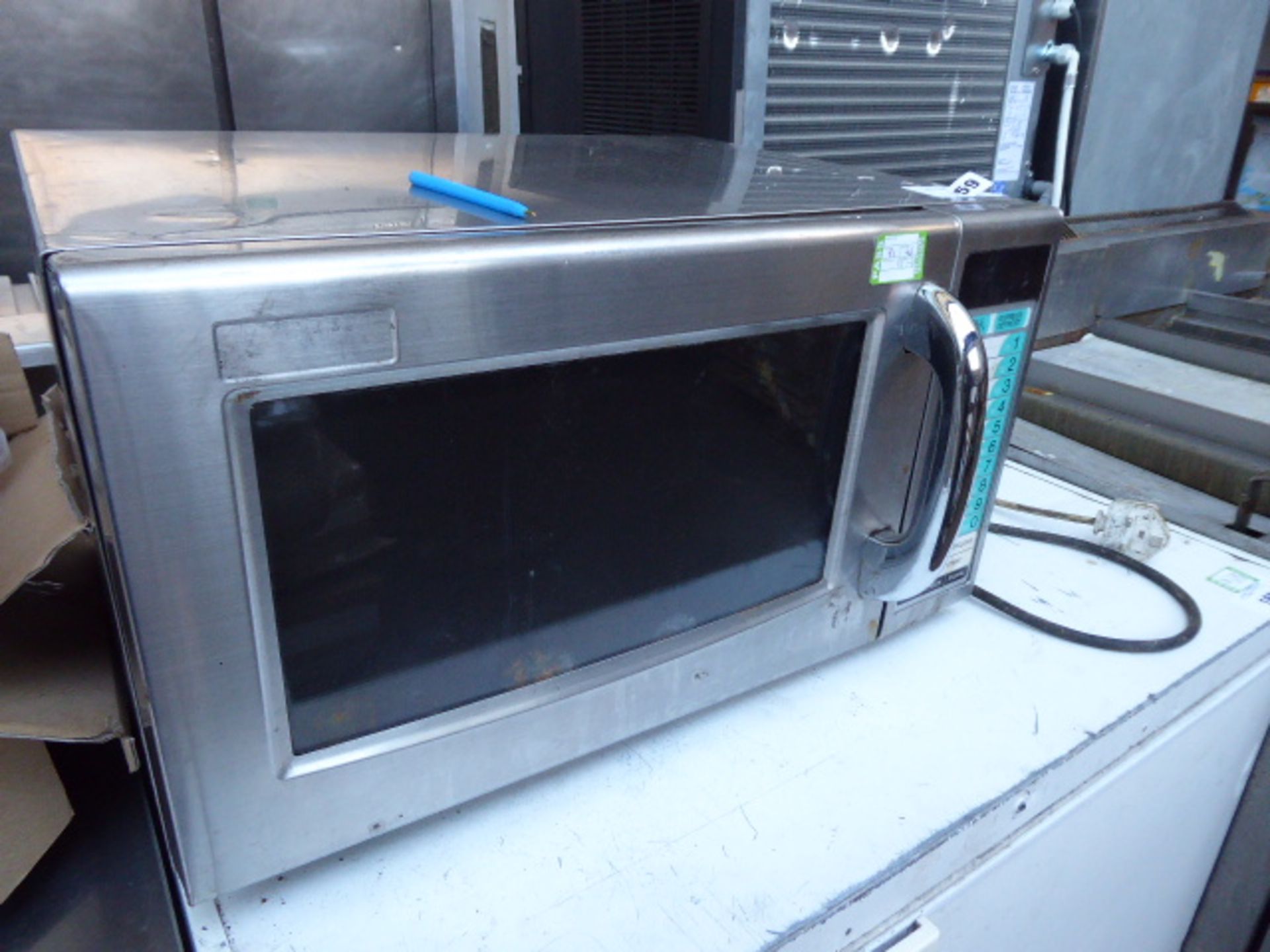 (46) 50cm commercial microwave oven