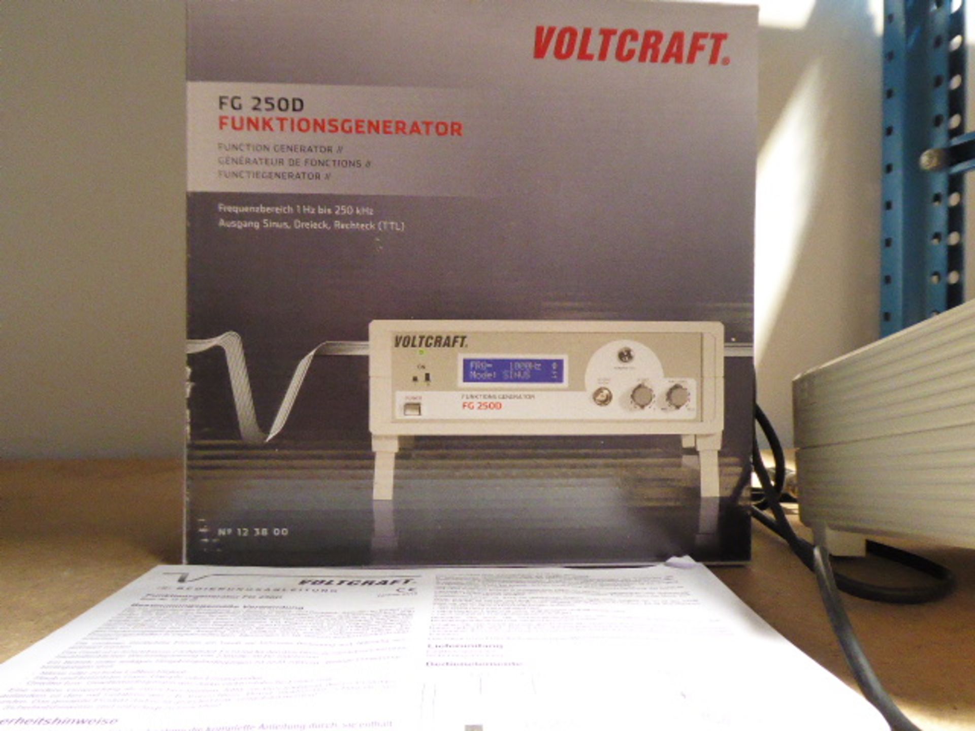 Voltcraft FG250D function generator micro-processor with box and Tektronix 2205 oscilloscope - Image 5 of 5
