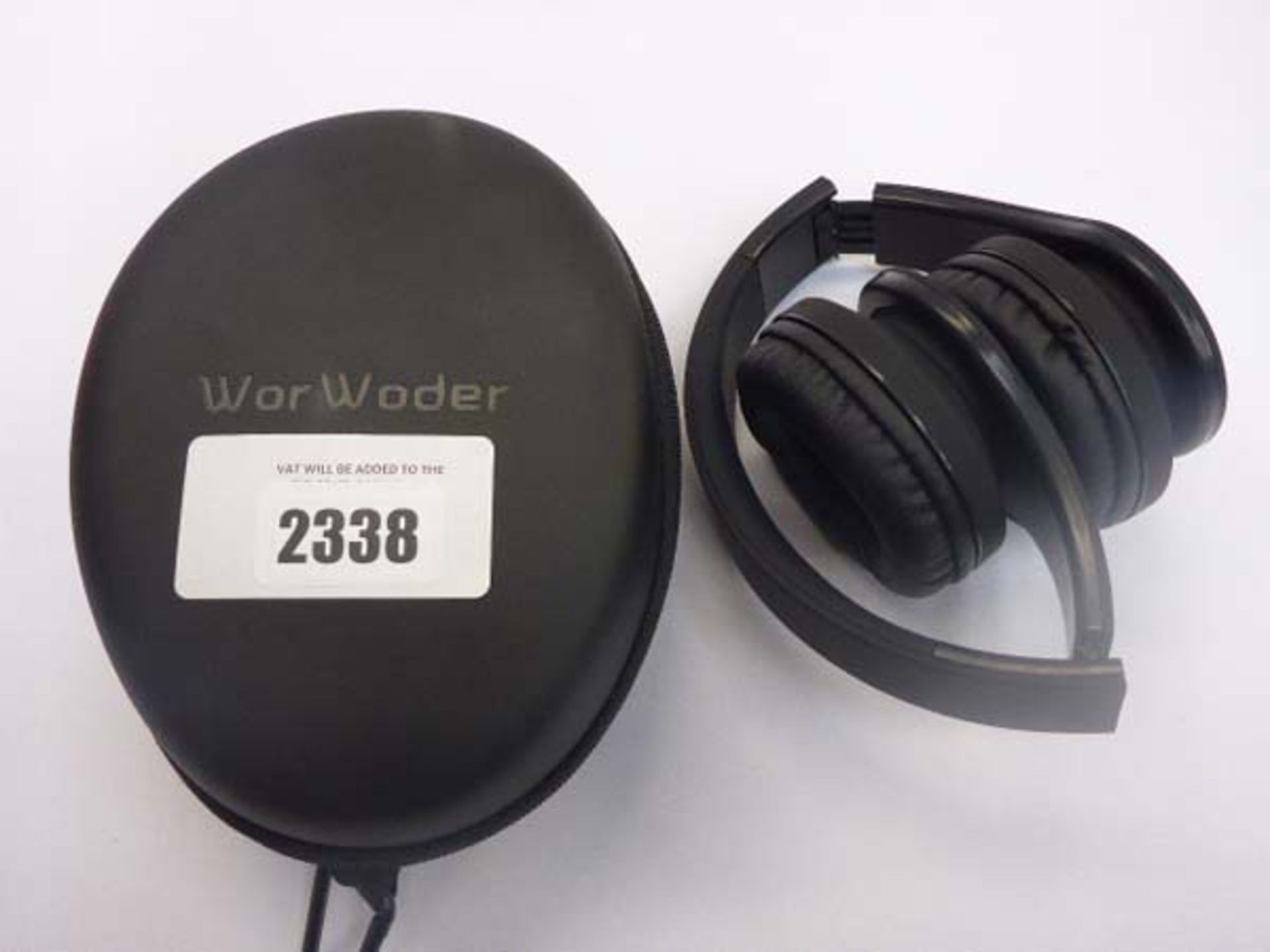 Wor Woder Headphones in soft carry case