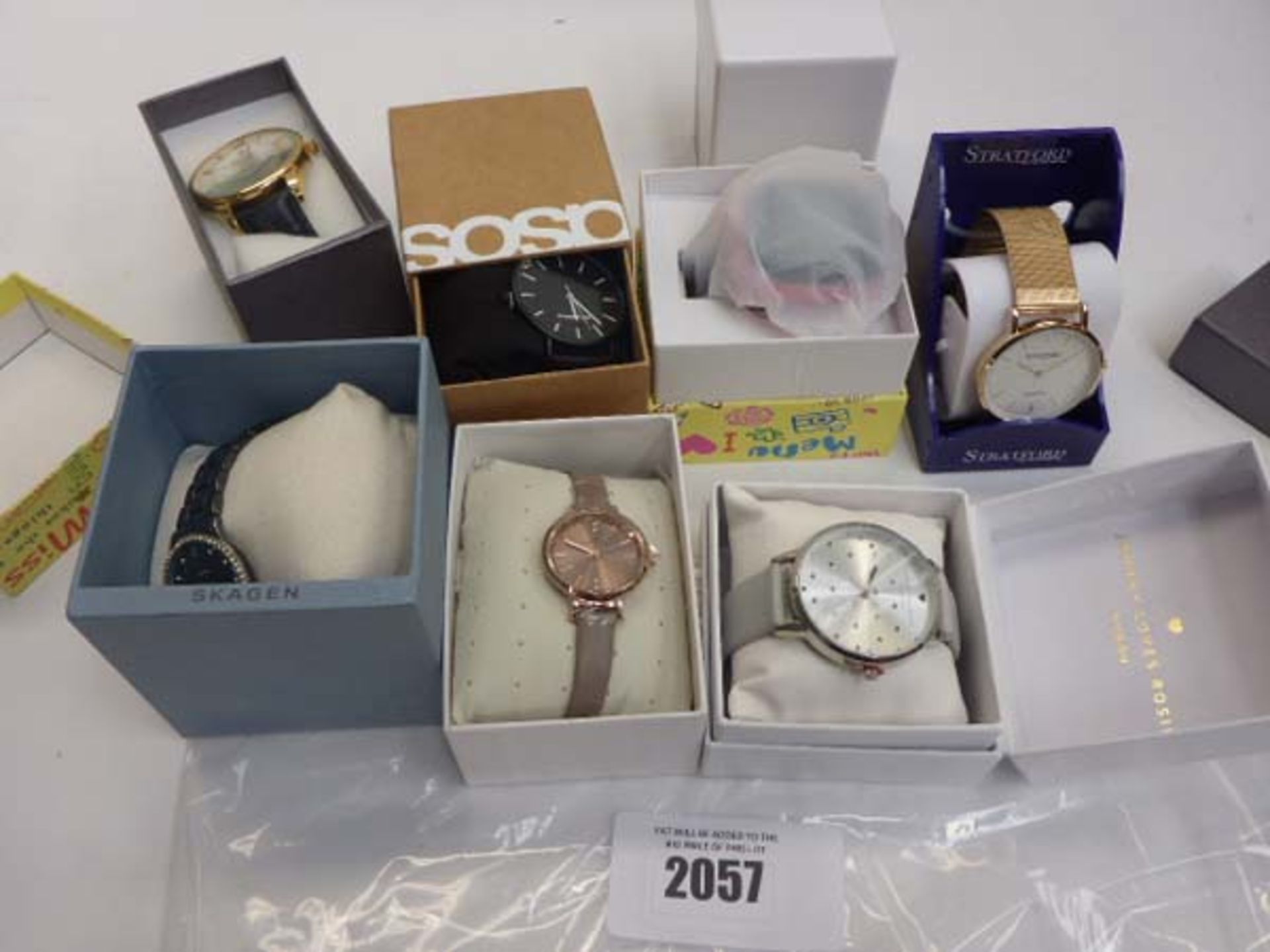 Quantity of various boxed wristwatches