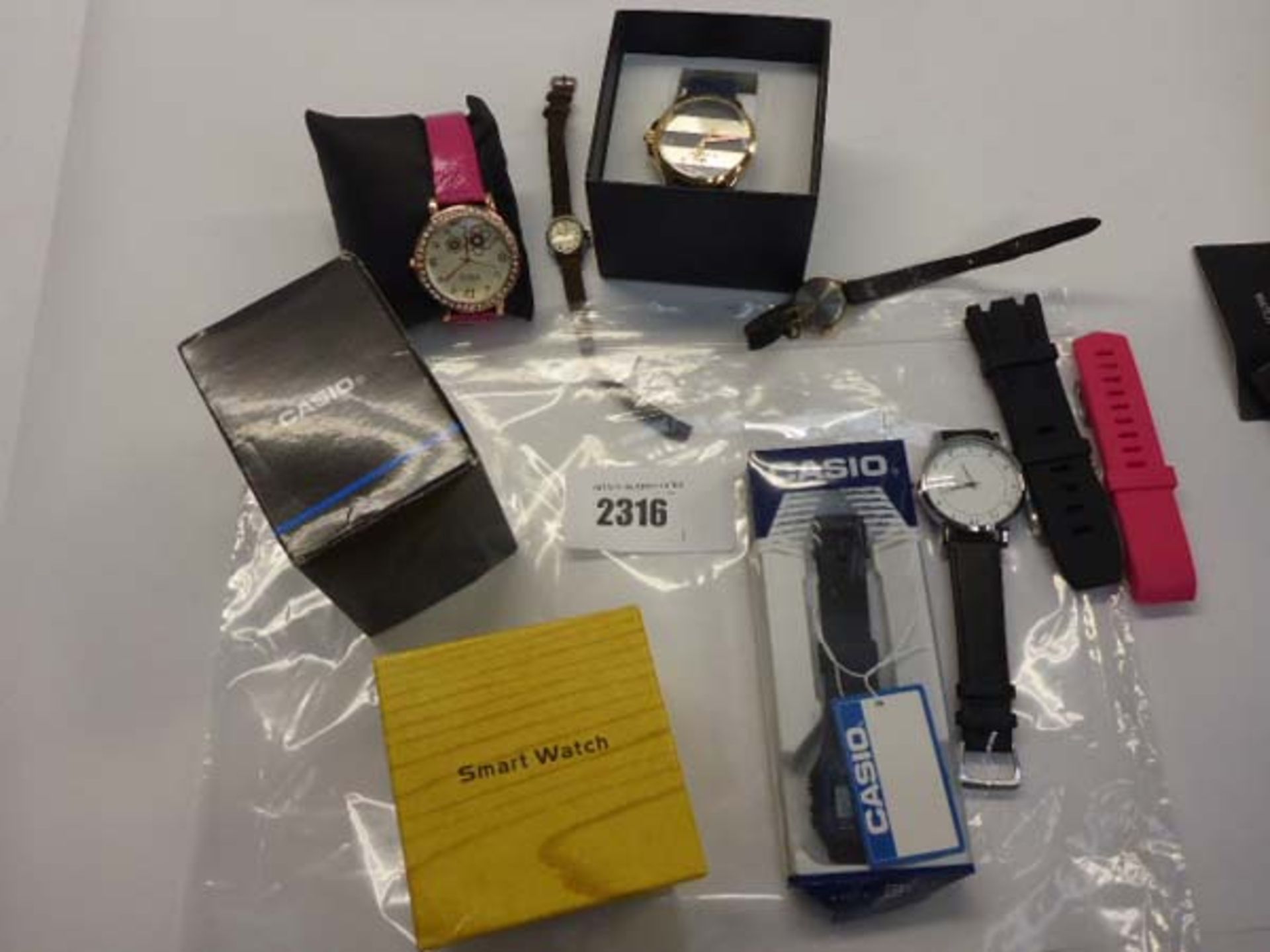 Quantity of various boxed and loose wristwatches