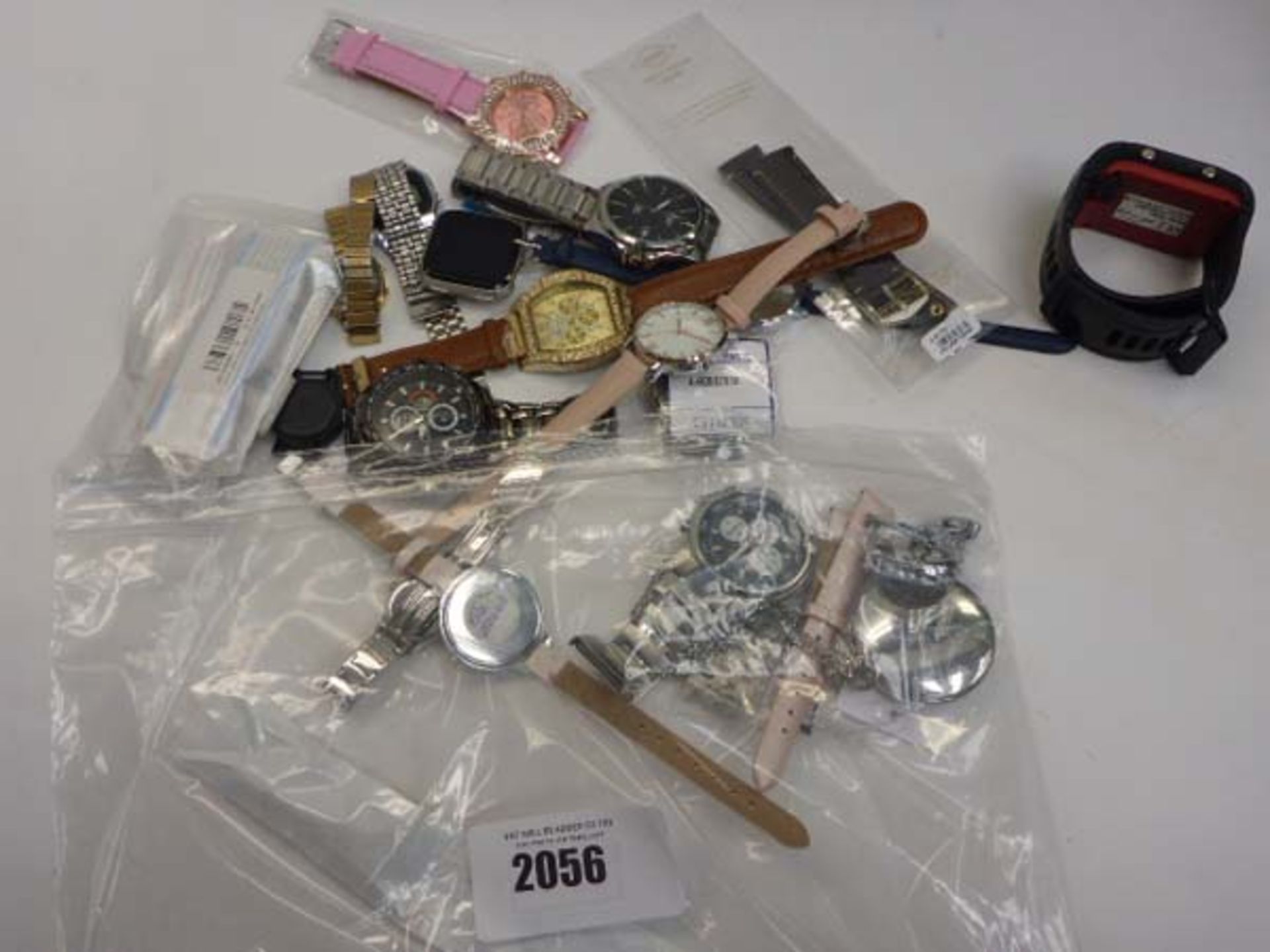 Quantity of various loose wristwatches