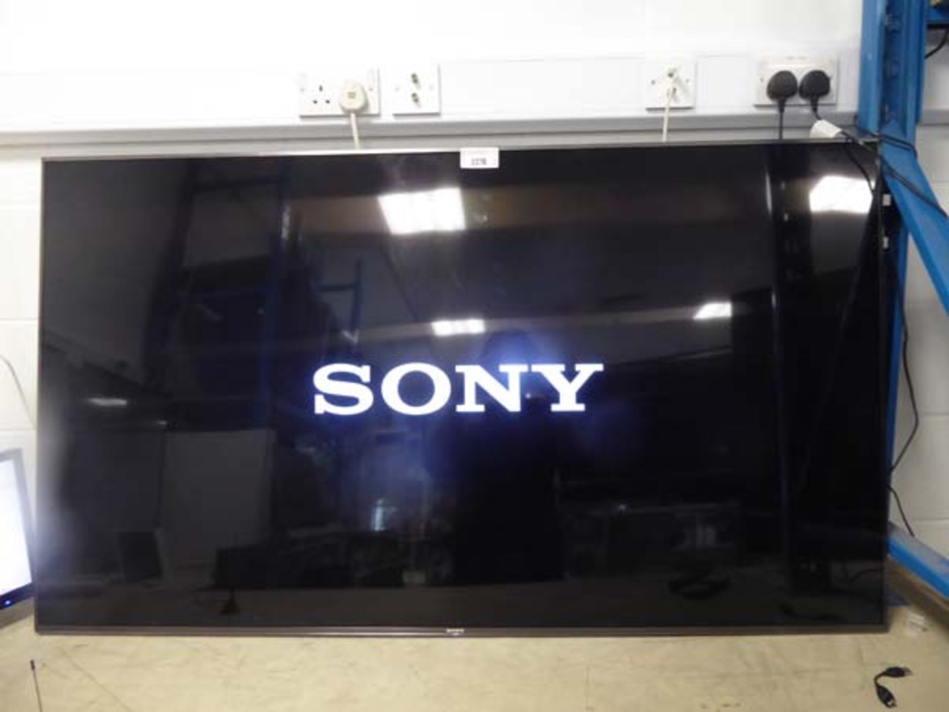 Sony 65'' TV KD-65XF9005 (a/f lines in screen, in stand)