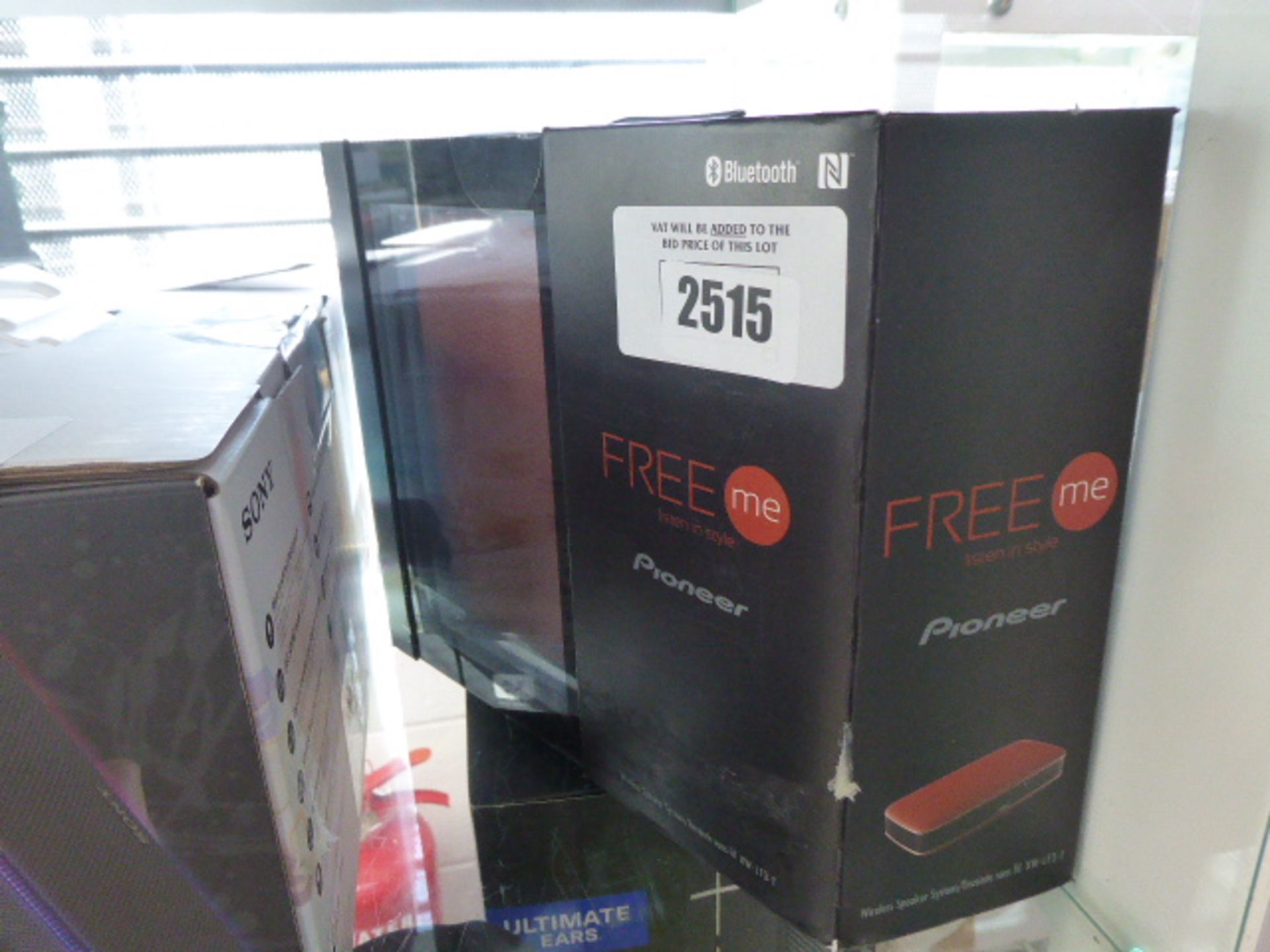Pioneer free me portable bluetooth speaker with box