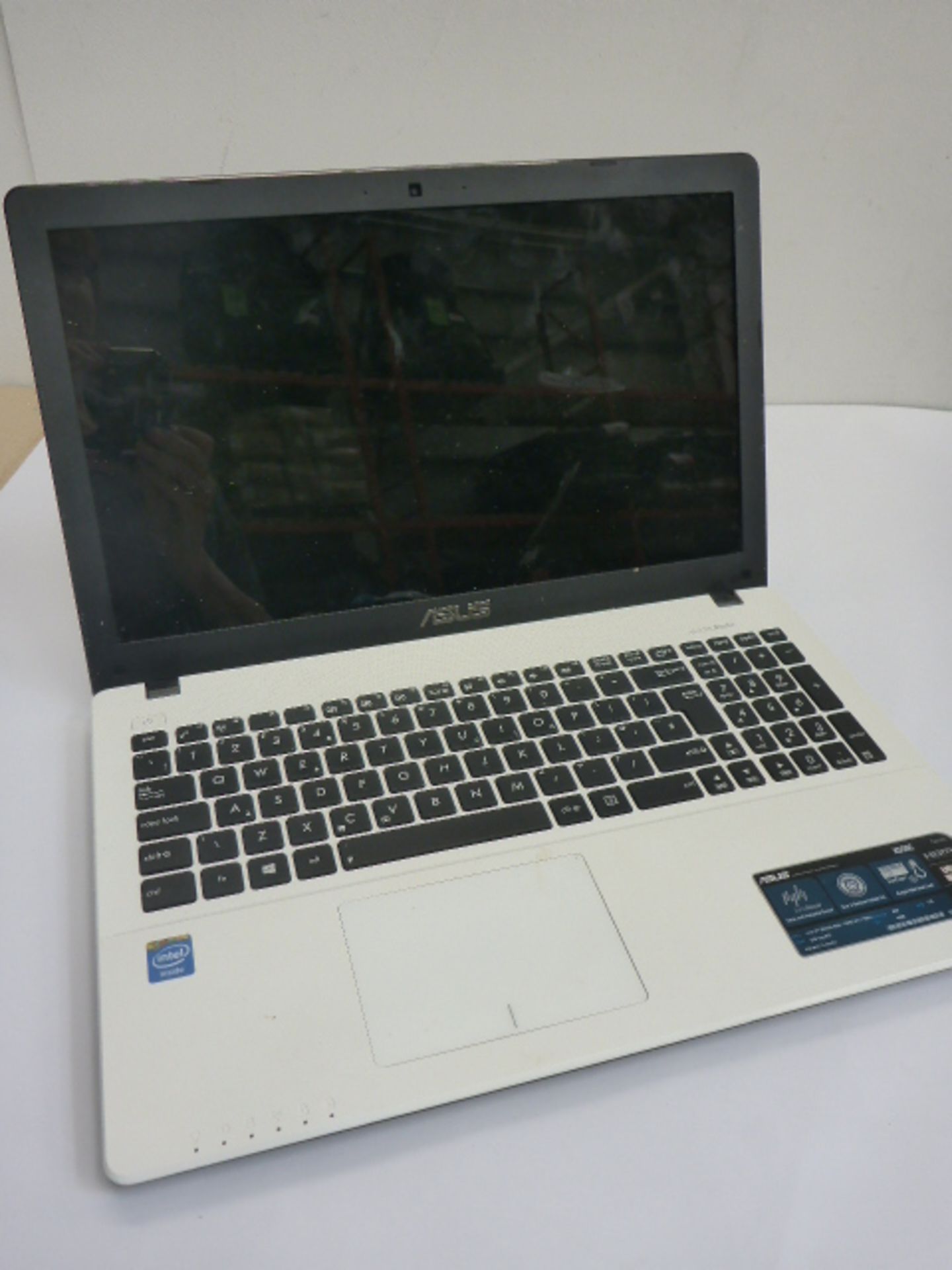 Asus X550C laptop (a/f No HDD, No PSU)