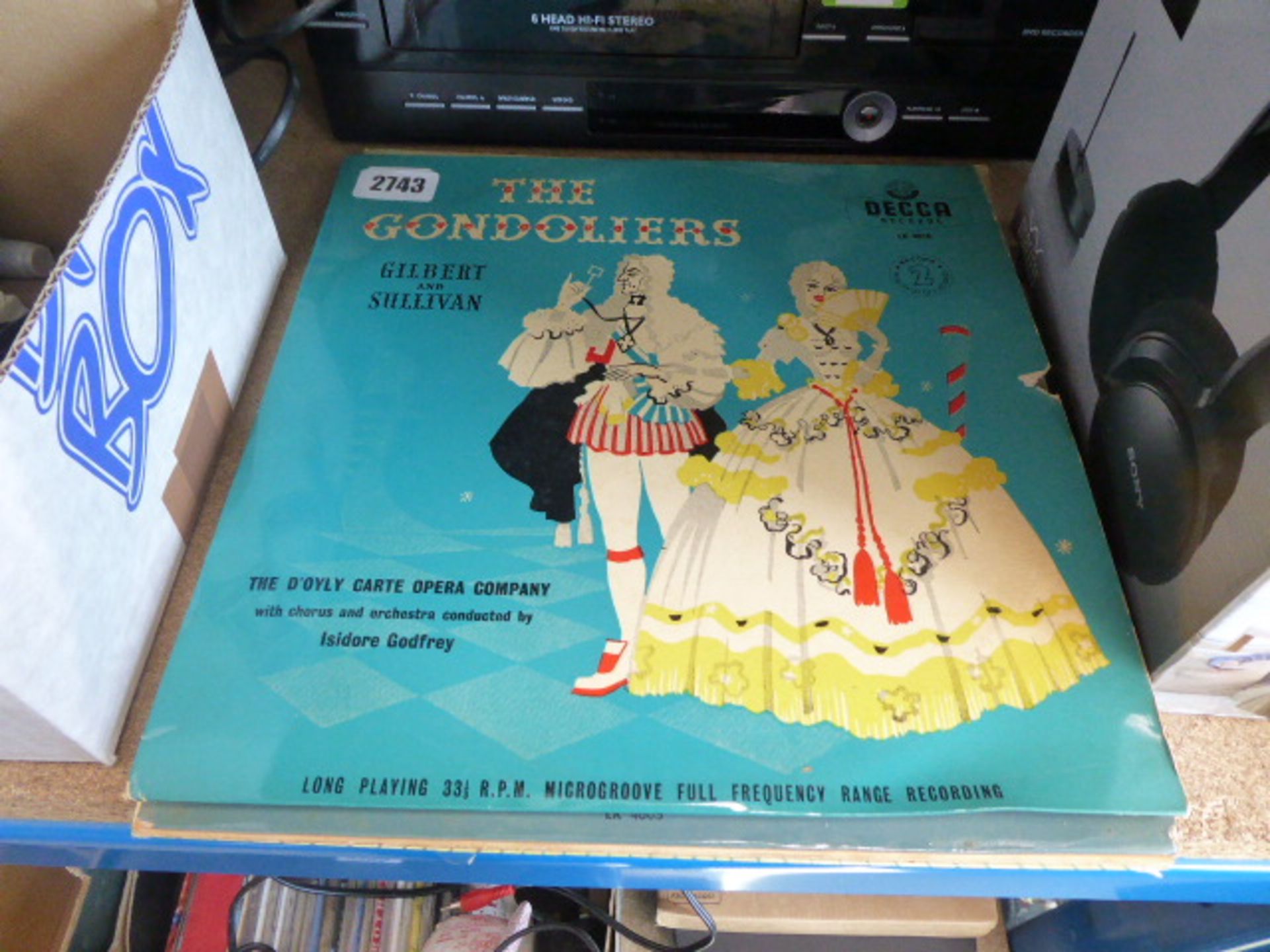 184 (rr 6/9) A group of Gilbert and Sullivan LP's including H.M.S. Pinafore, The Yeoman of the