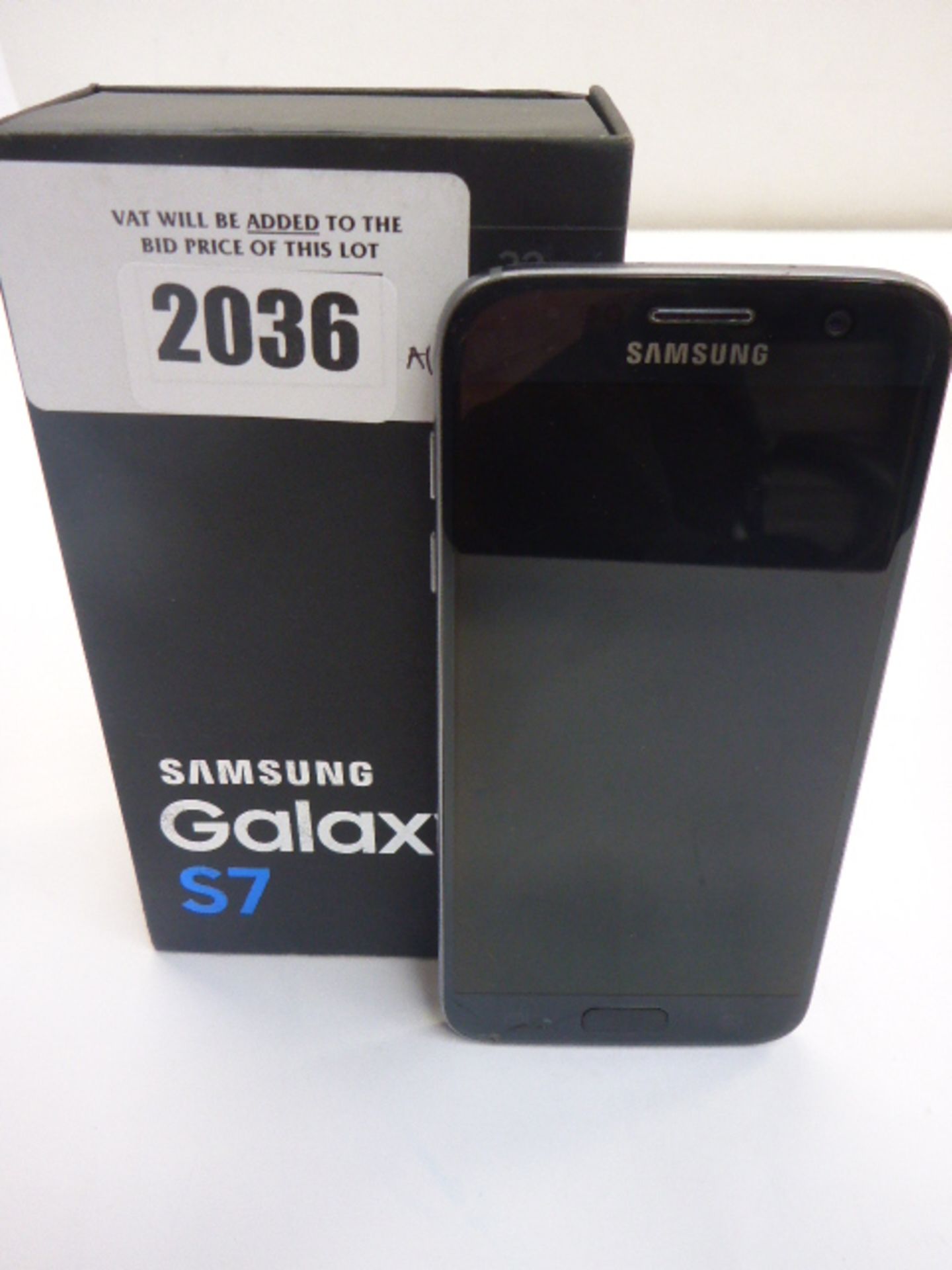 Samsung Galaxy S7 mobile phone 32GB storage, boxed A/F Cracked screen.