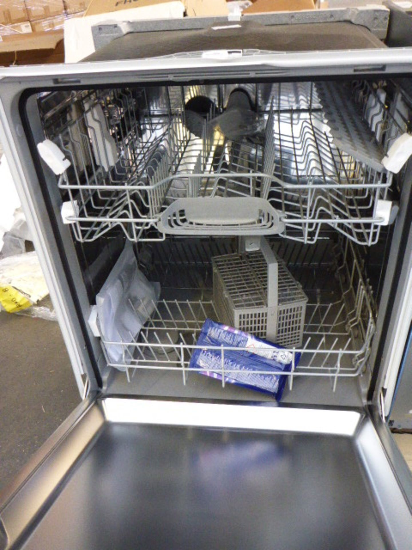 SMV40C30GBB Bosch Dishwasher fully integrated 60cm - Image 2 of 2