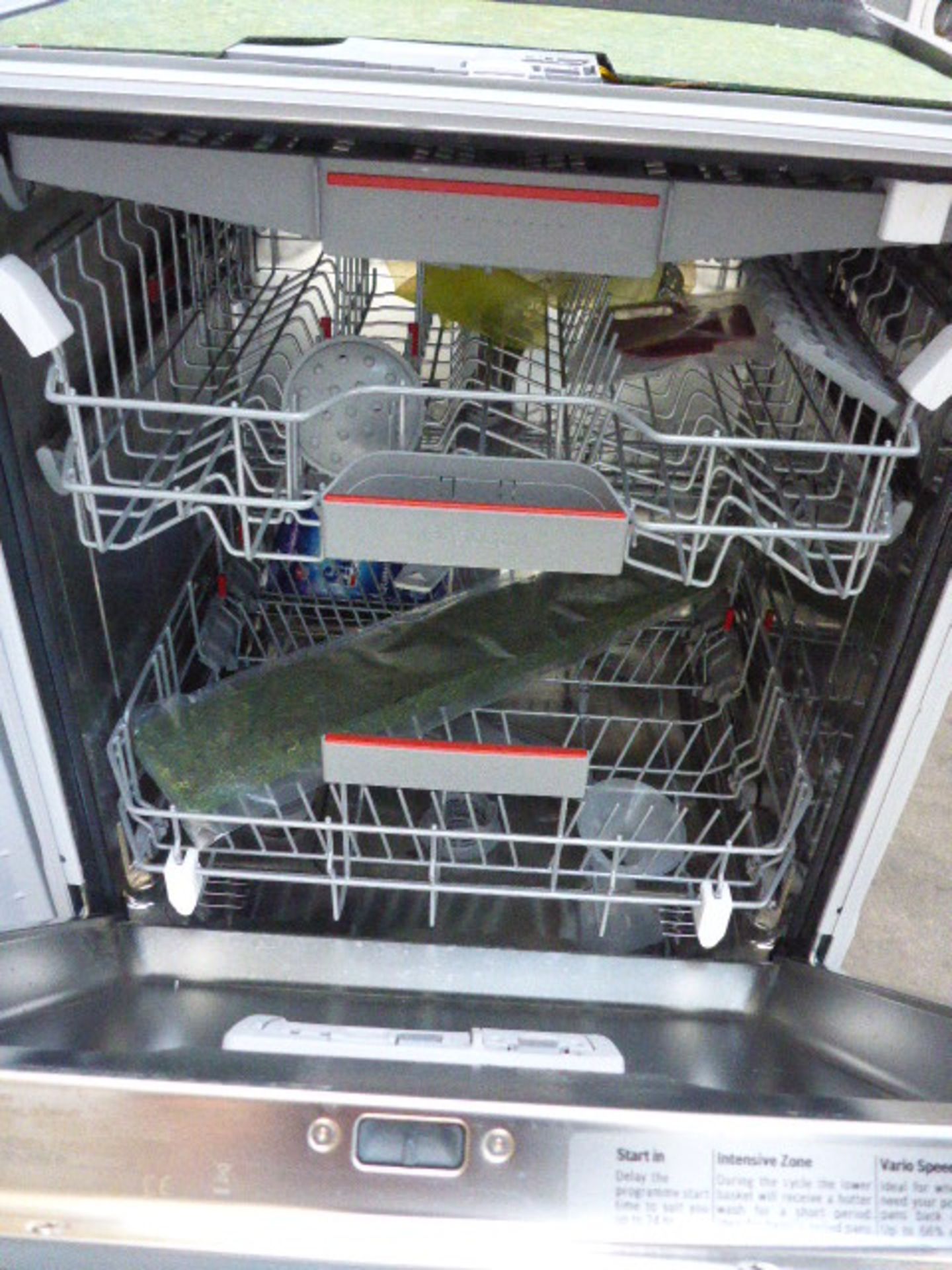 SMV68MD02GB Bosch Dishwasher fully integrated - Image 2 of 2