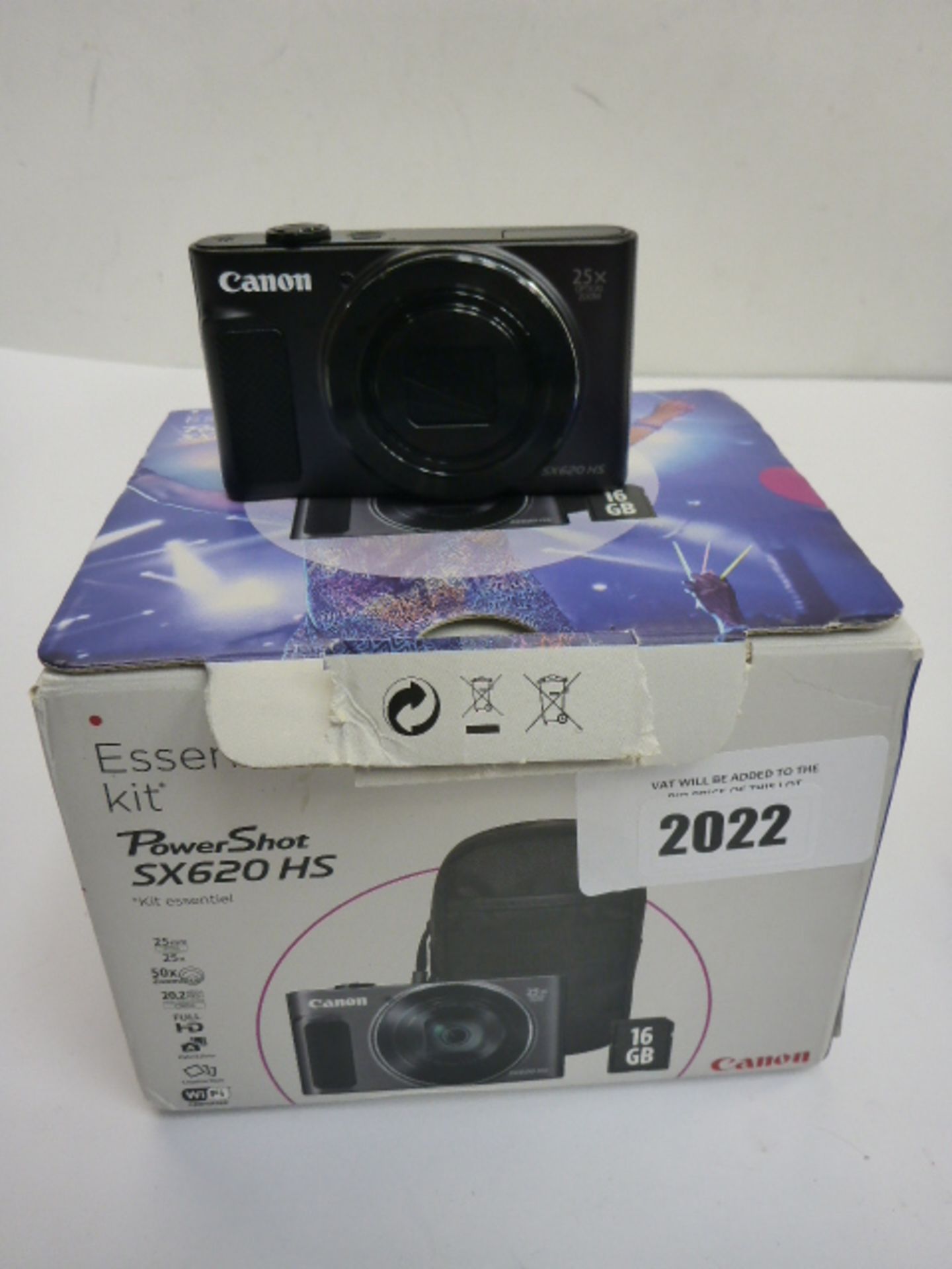 Canon PowerShot SX620 HS 20MP digital camera in box