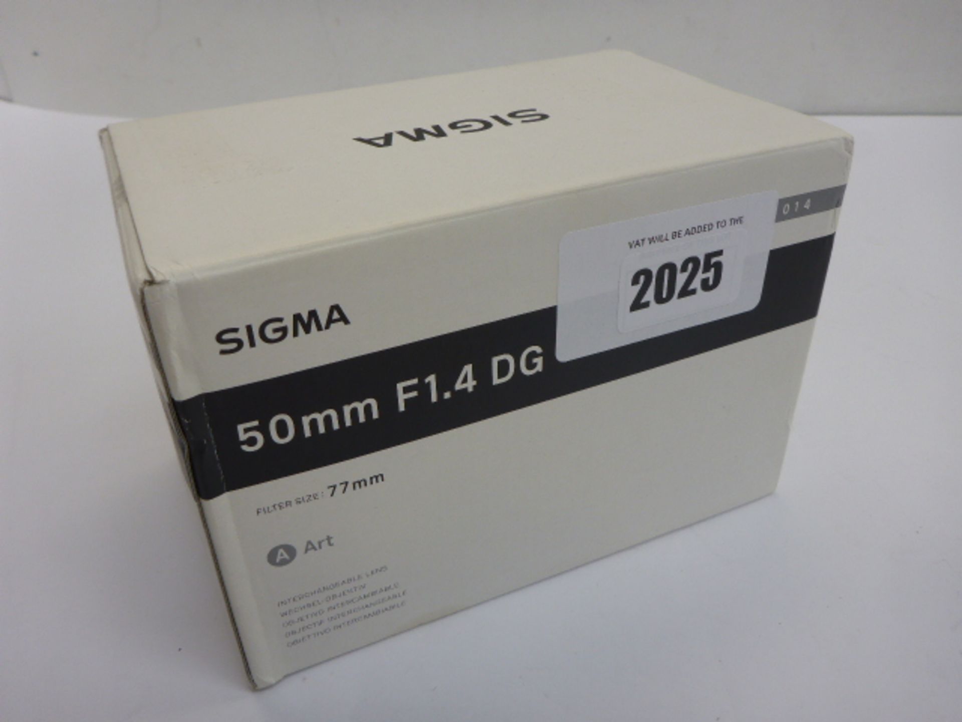 Sigma 50mm F1.4 DG camera lens