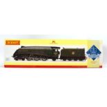 A Hornby OO gauge limited edition Commonwealth Collection loco R2826 'BR 4-6-2 Class A4 'Dominion