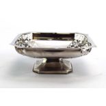 A pierced silver footed bon bon dish of octagonal form, AC&S Ltd., London 1966, w. 12.