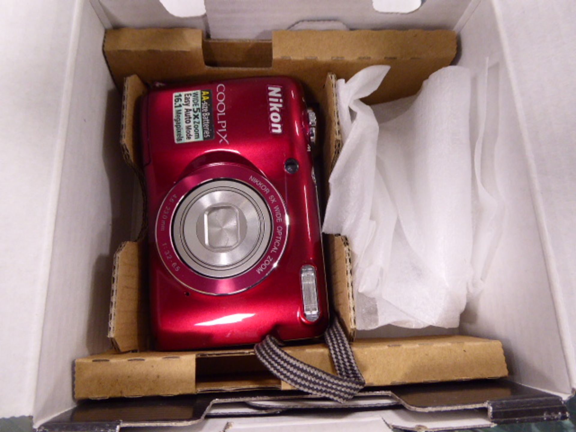 Nikkon Coolpix L26 camera in box