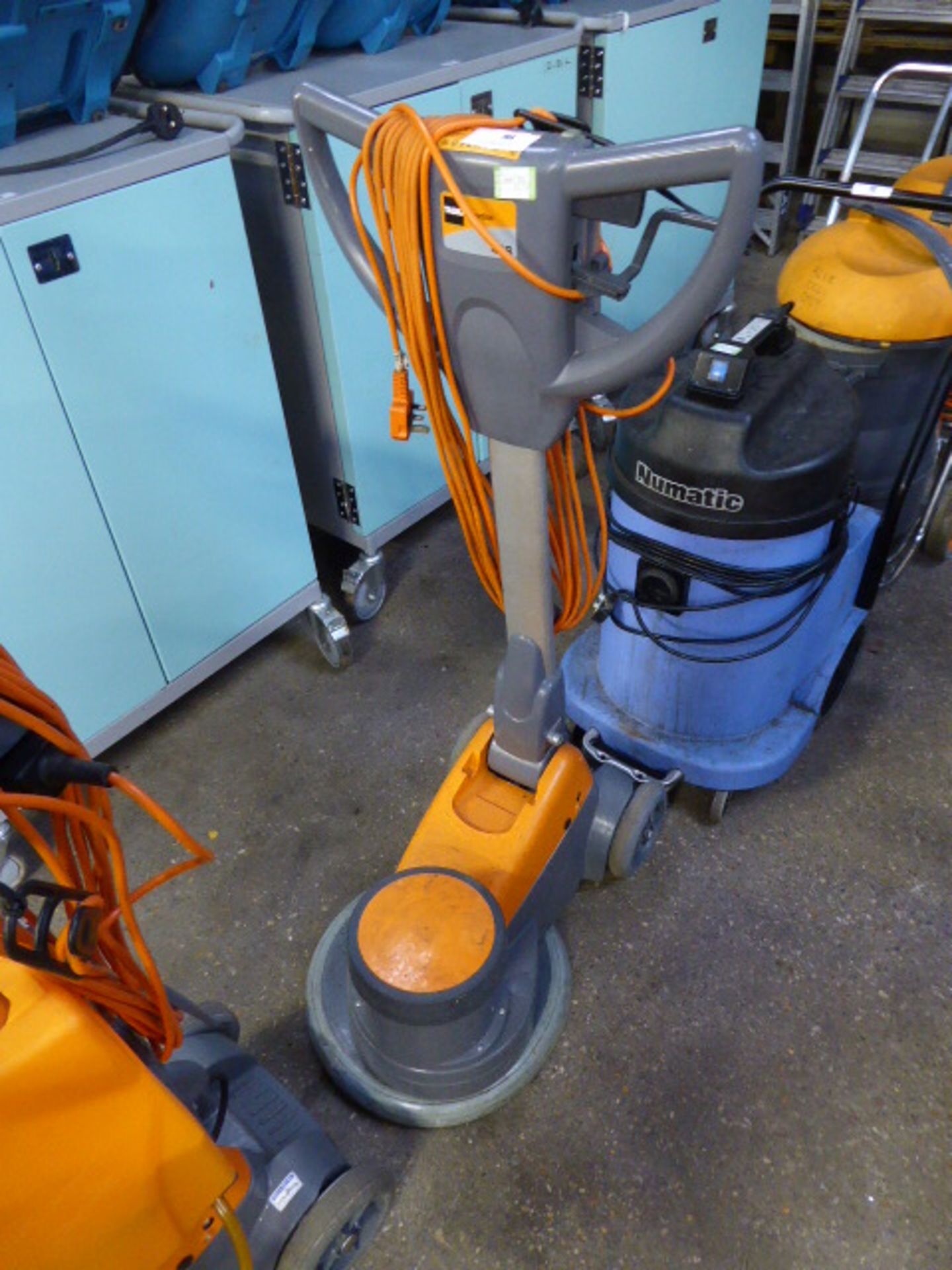 Taski Ergodisc 438 single phase floor polisher (32)