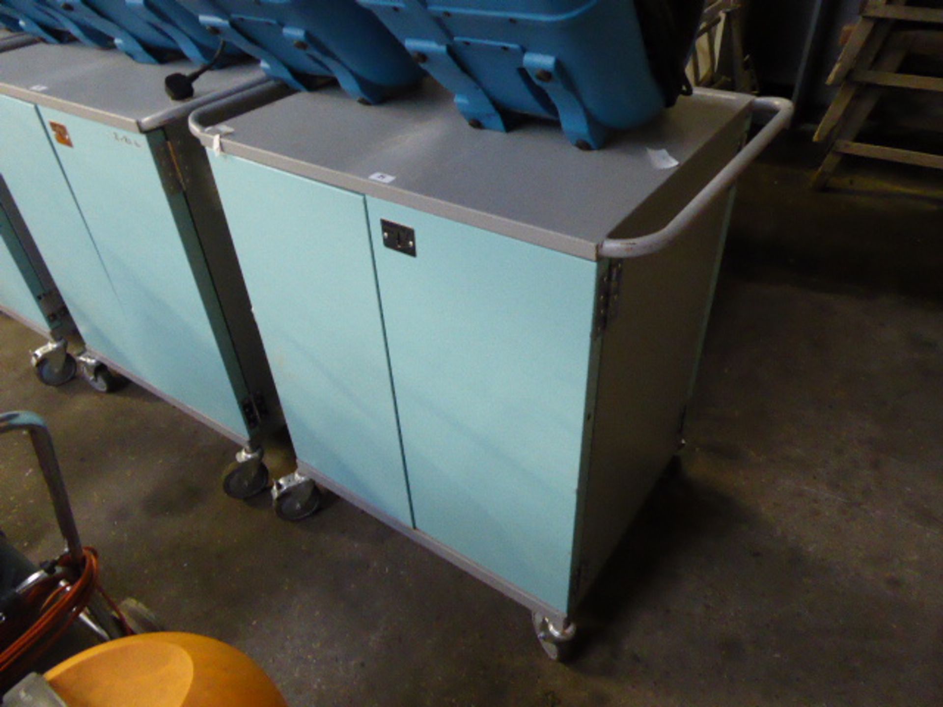 Metal wheeled double sided cleaning trolley