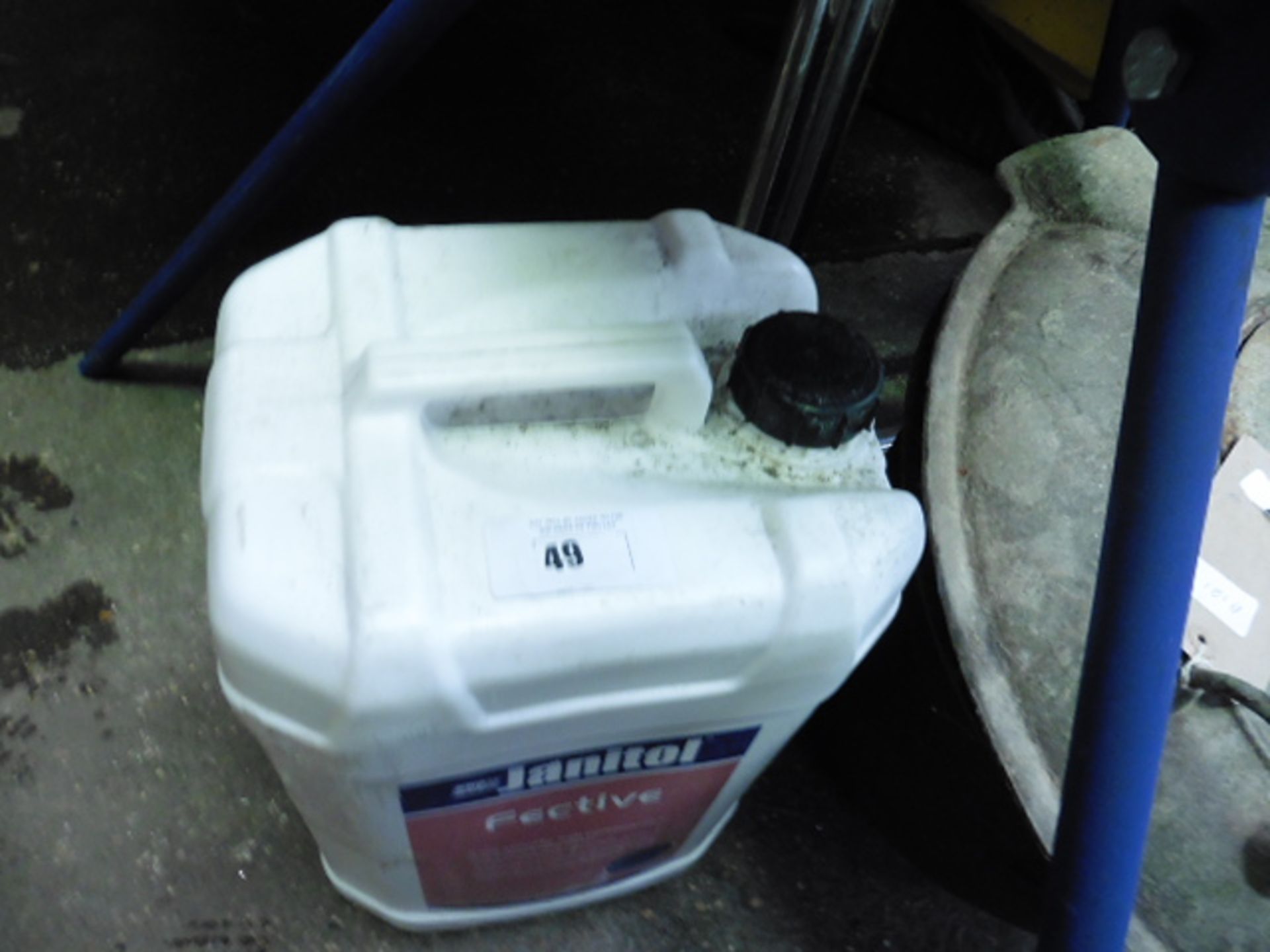 Part tub of Janitol Fectiv degreaser solvent