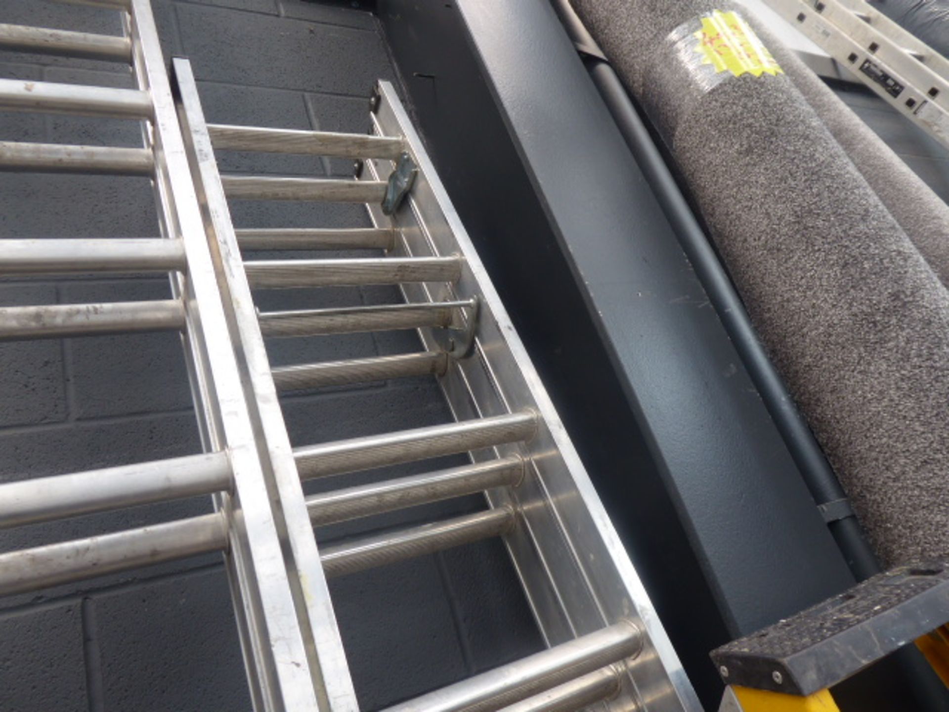 Triple aluminium extending ladder. - Image 2 of 2