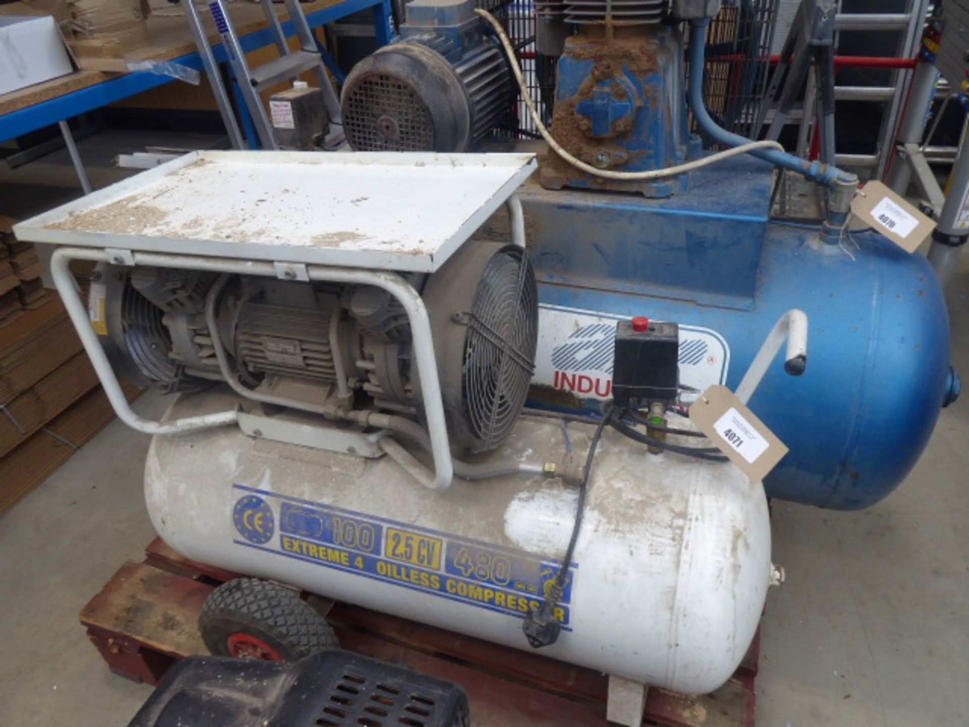 Extreme Four oil-less air compressor on trolley, single phase electric - Image 2 of 3