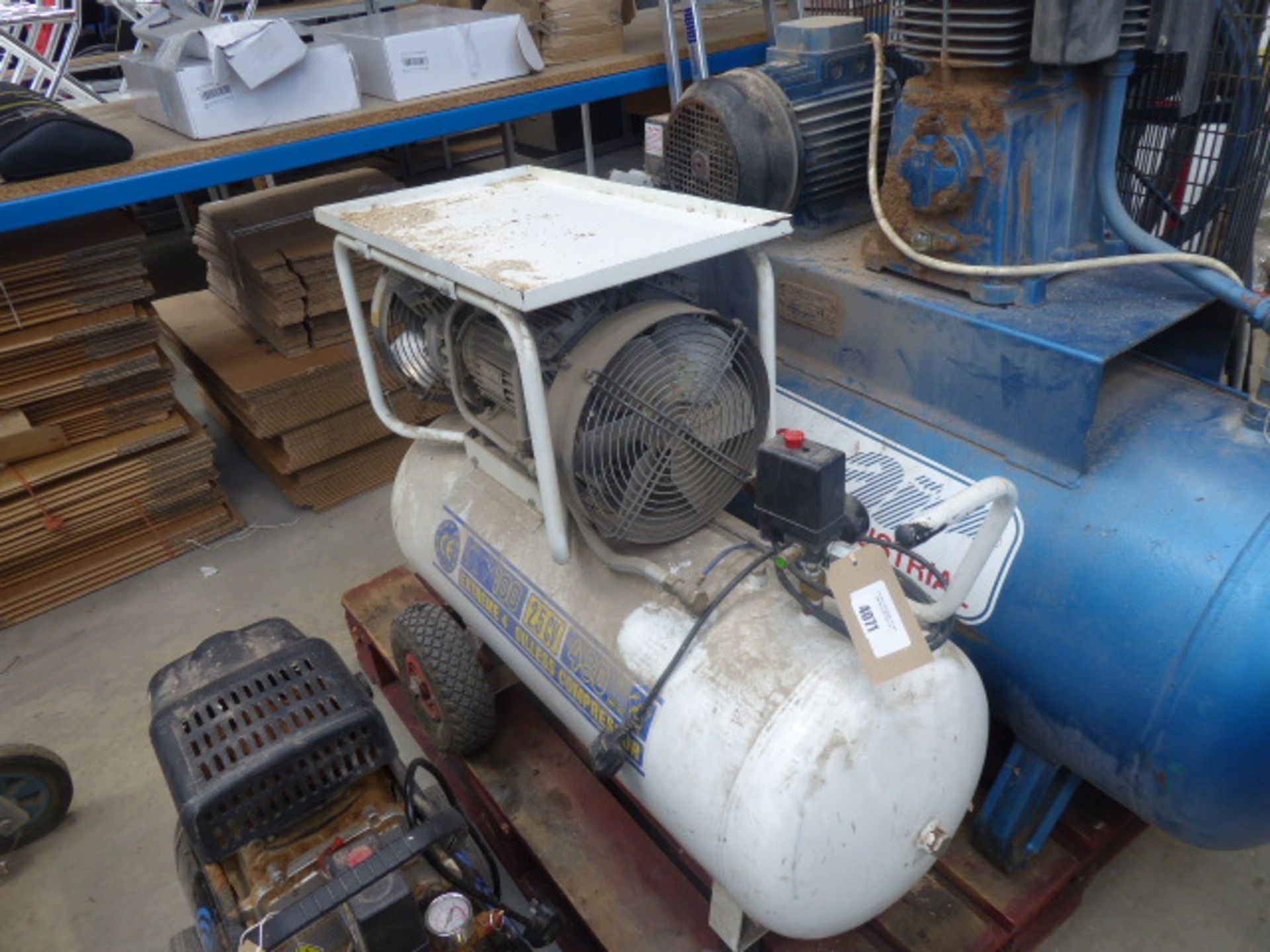 Extreme Four oil-less air compressor on trolley, single phase electric