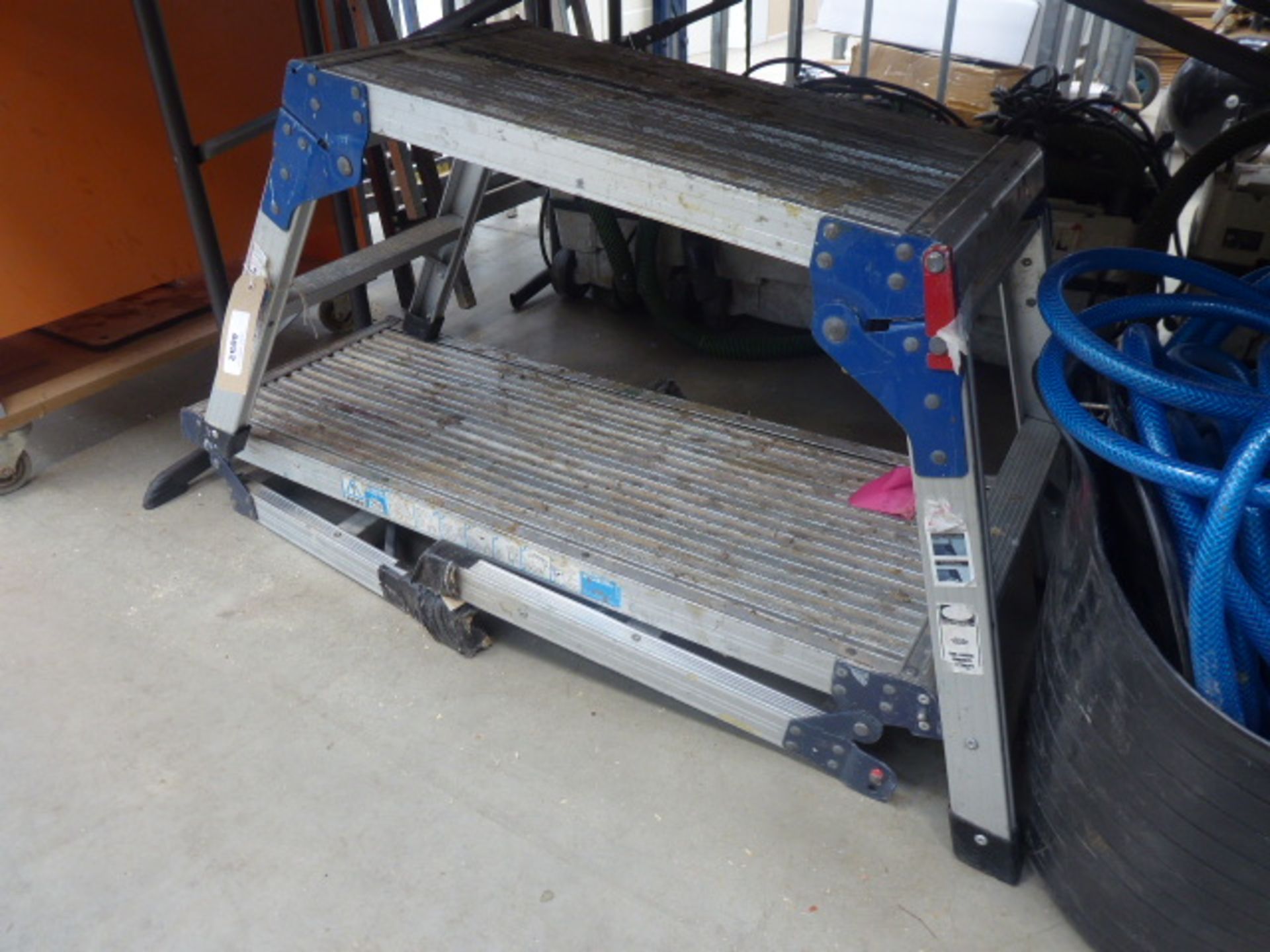 Two aluminium hop up platforms