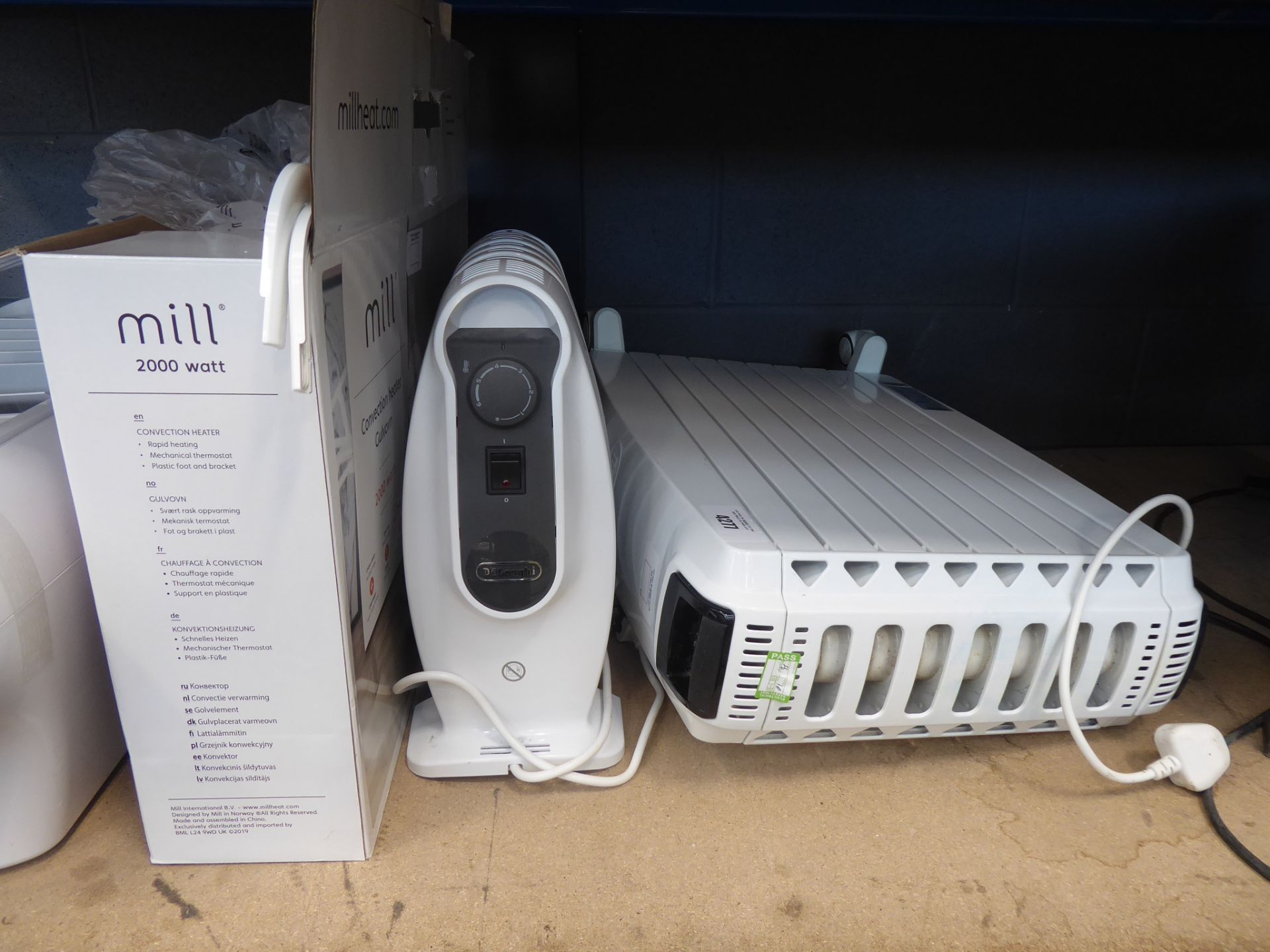 4559 Mill convector heater, one large and one small Delonghi oil-filled radiator