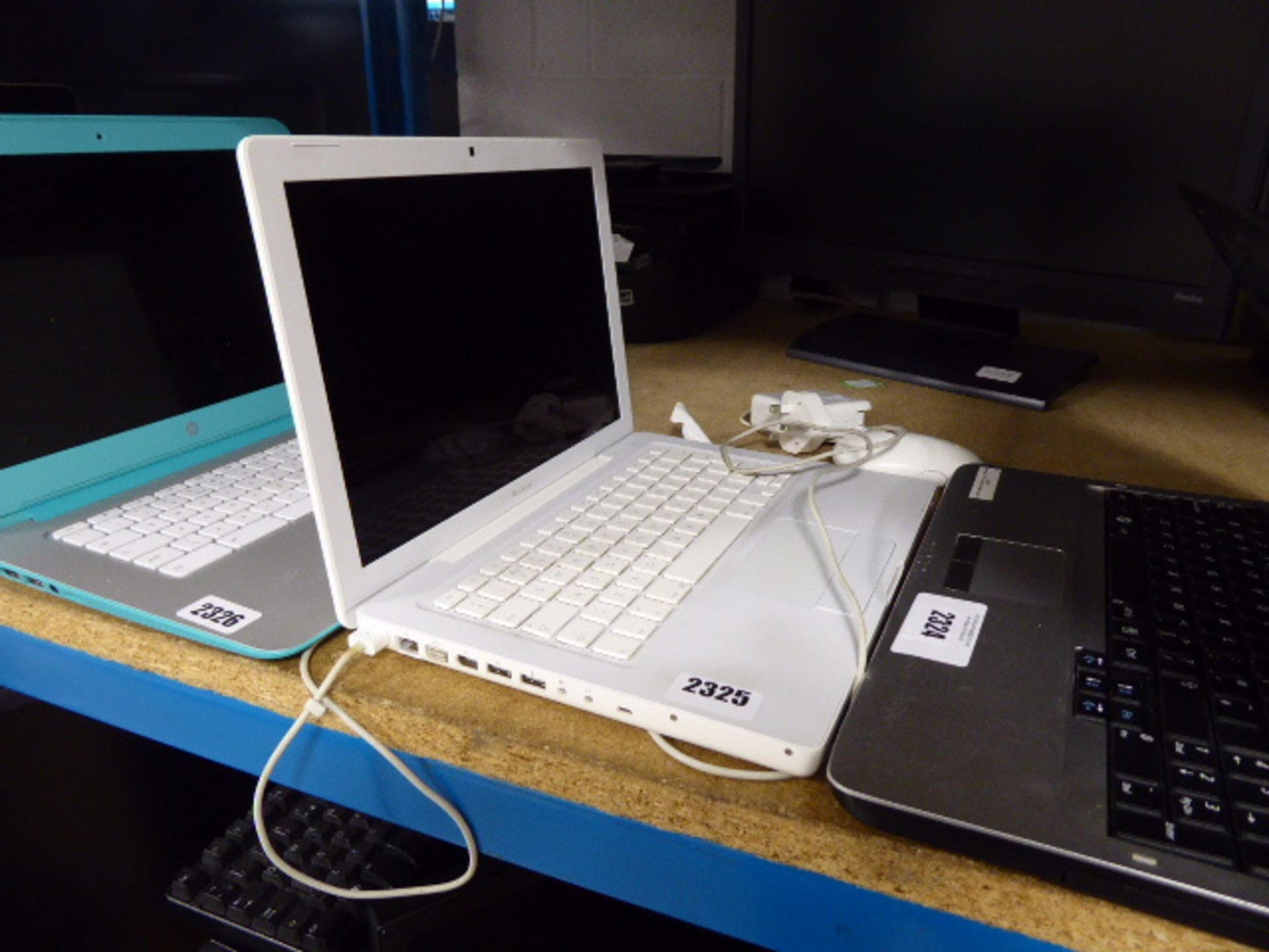 Apple Macbook laptop with psu model A1181
