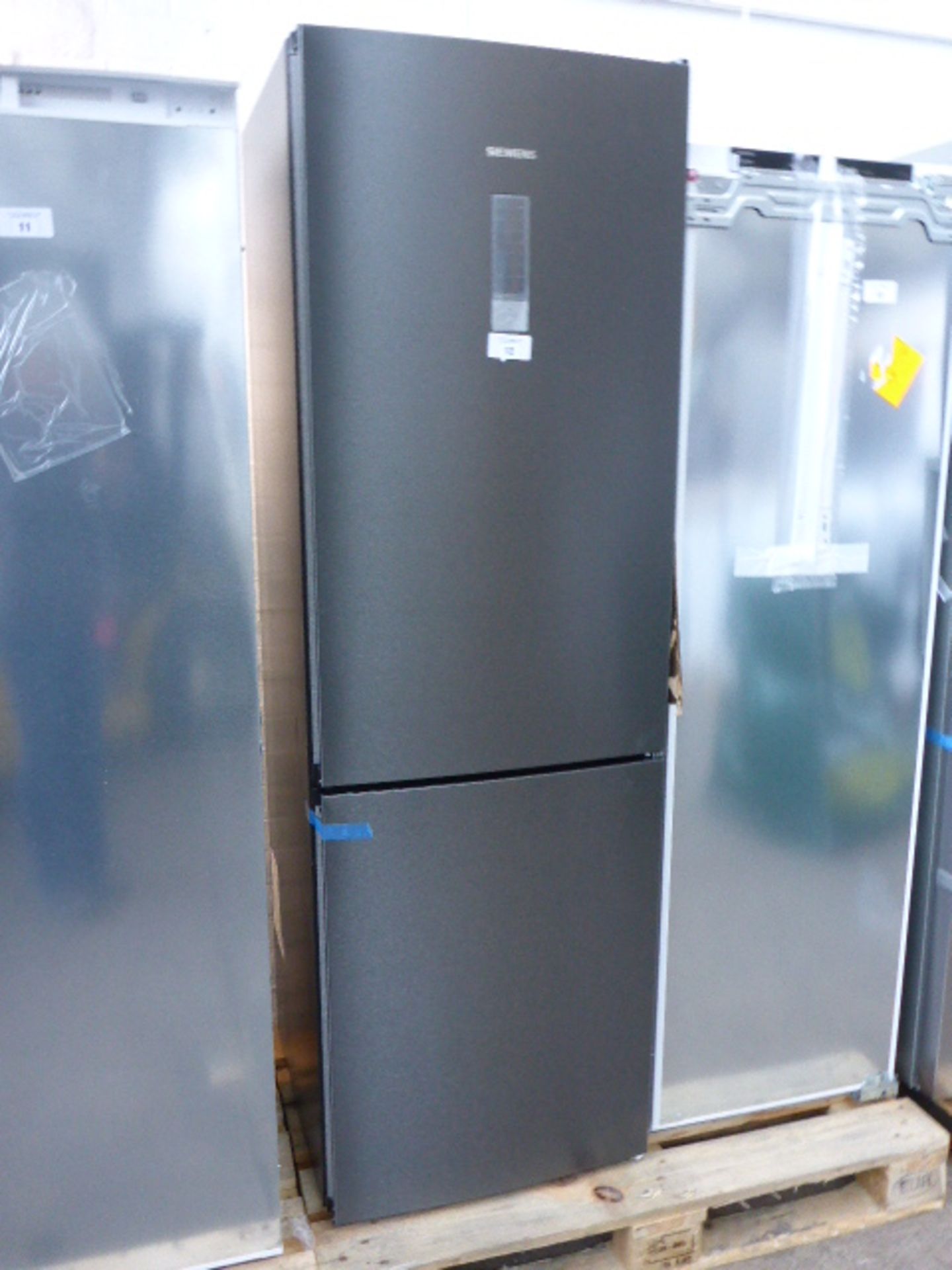 KG36NXX3AGB Siemens Free-standing fridge-freezer