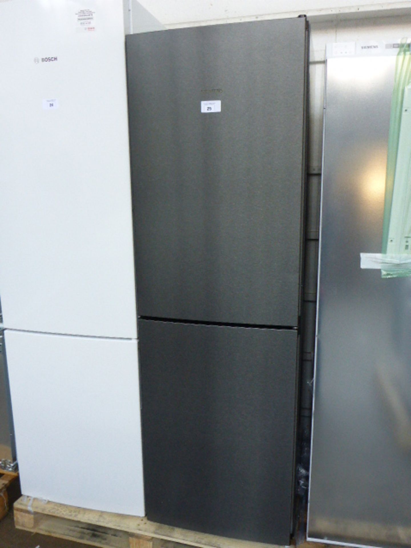 KG34NVX3AGB Siemens Free-standing fridge-freezer