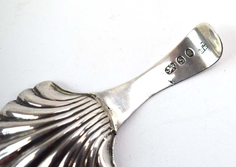 A George III silver caddy spoon with wrigglework handle, Peter and Anne Bateman, London 1793, l. 7. - Image 3 of 3