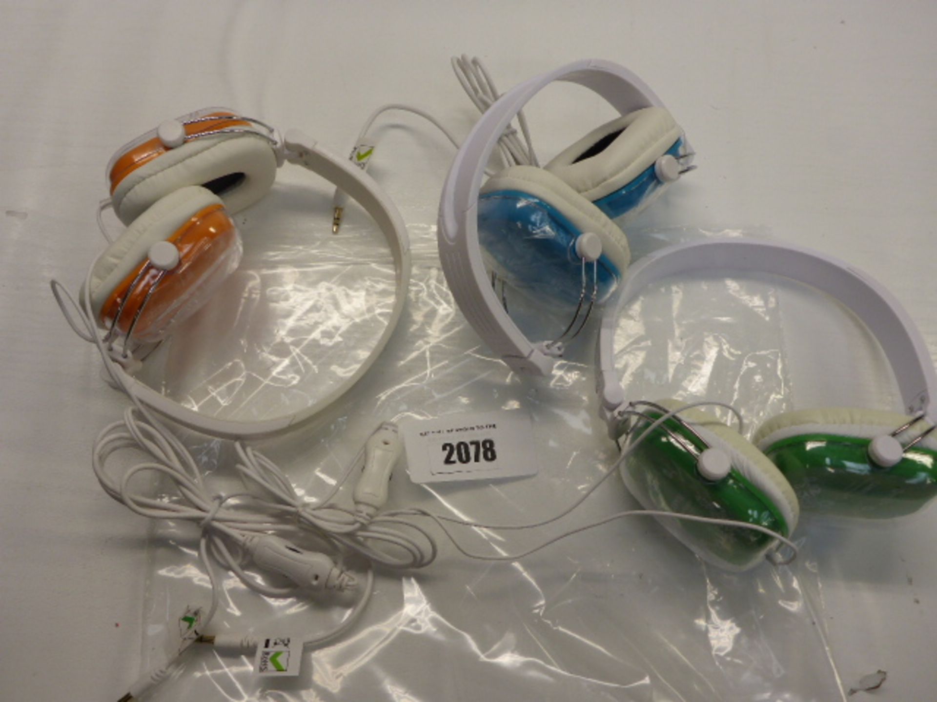 3 pairs of Camvis stereo headphones