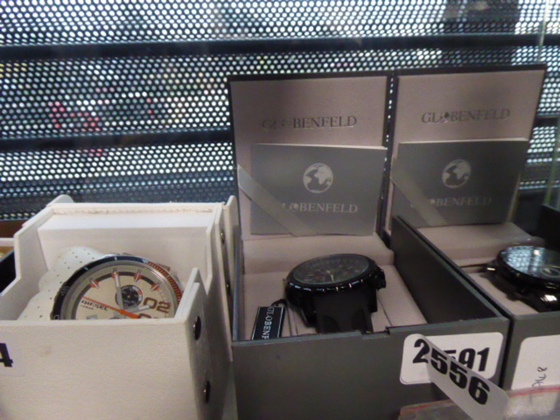 2591 - Glovenfeld wristwatch in box