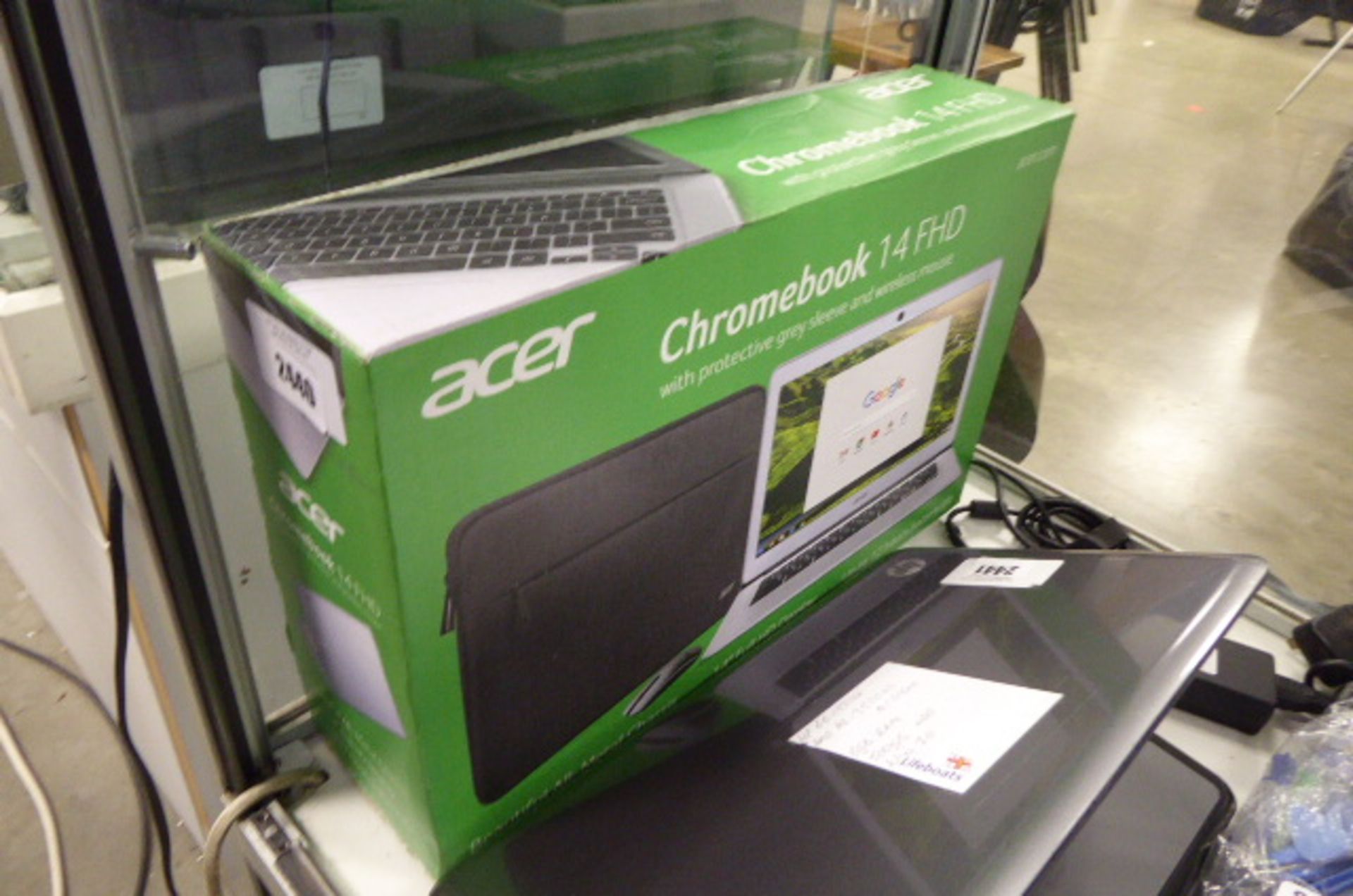 2349 Acer Chromebook 14FHD laptop with box and accessories