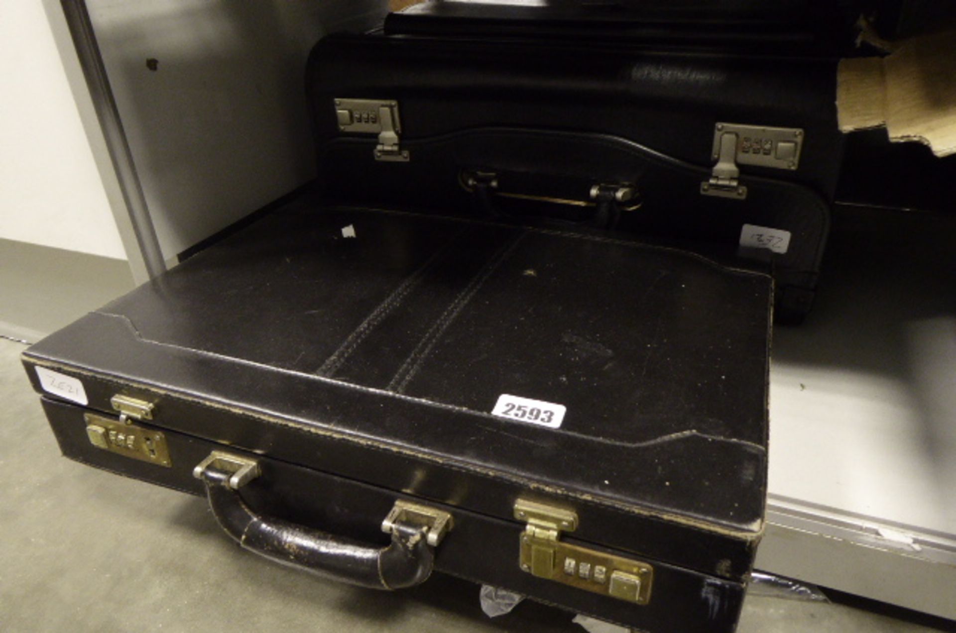 2 briefcase containing large quantity of loose stamps