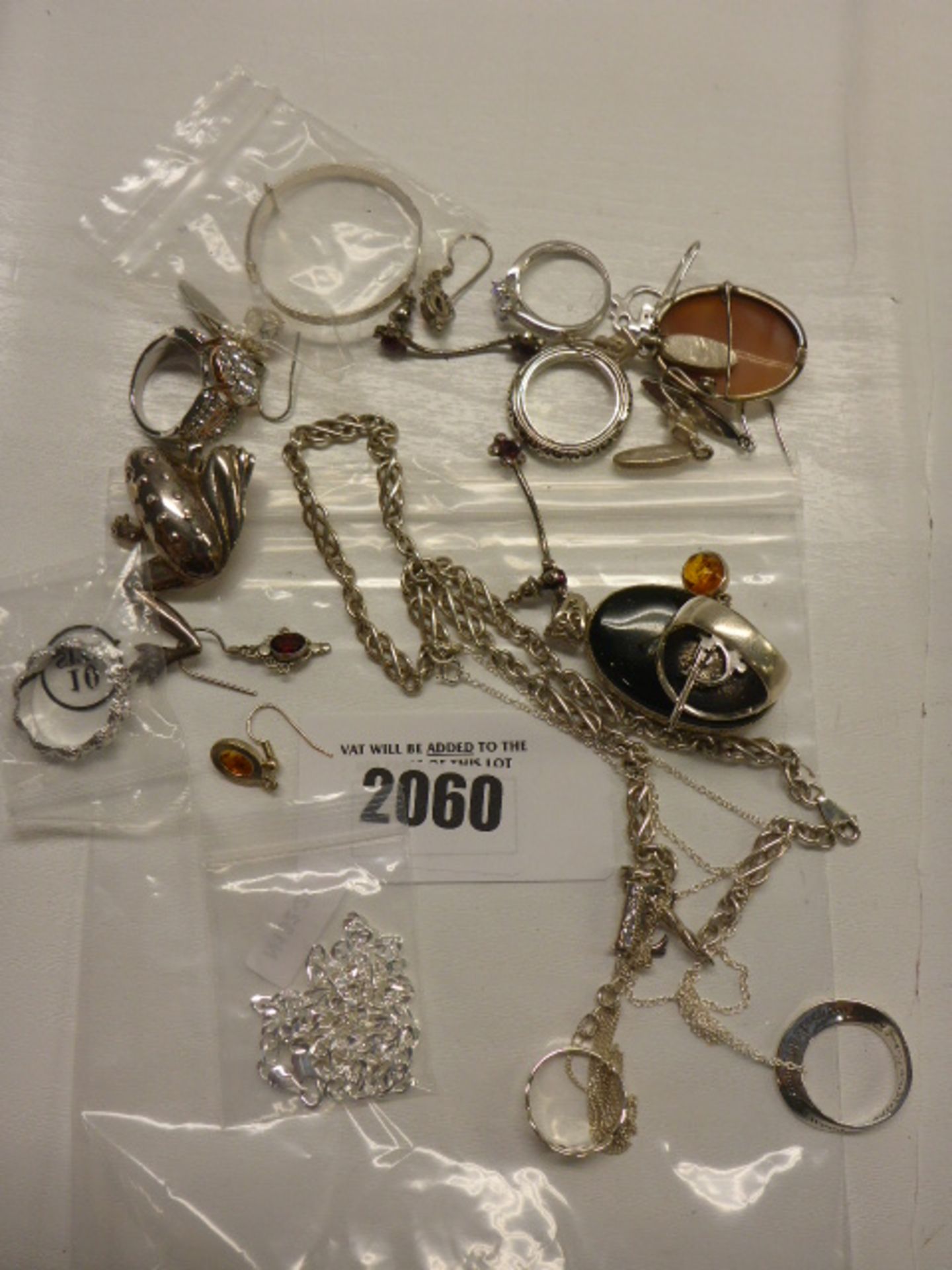 Quantity of silver and white metal jewellery