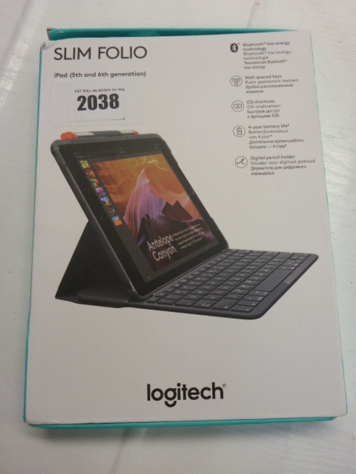 Logitech Slim Folio iPad keyboard case