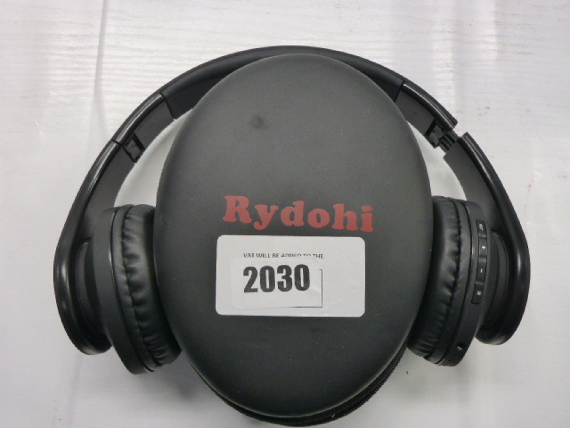 Rydohi wireless headphones in case